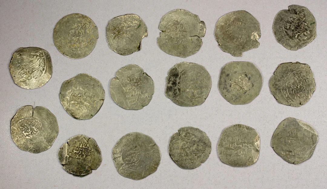 EARLY ISLAMIC: GHORID: Mahmud b. Muhammad, 1206-1212, LOT of 17 silver dirhams