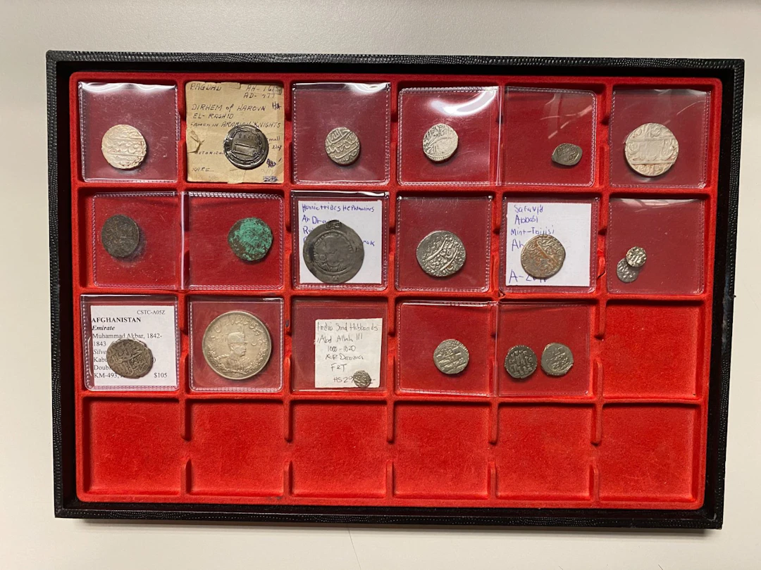 MEDIEVAL ISLAMIC: LOT of 17 silver and 1 copper coin