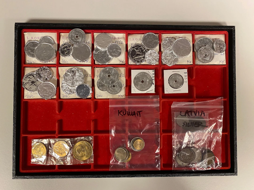 WORLDWIDE: LOT of 464 coins