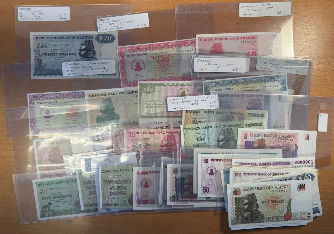 ZIMBABWE: LOT of 41 notes