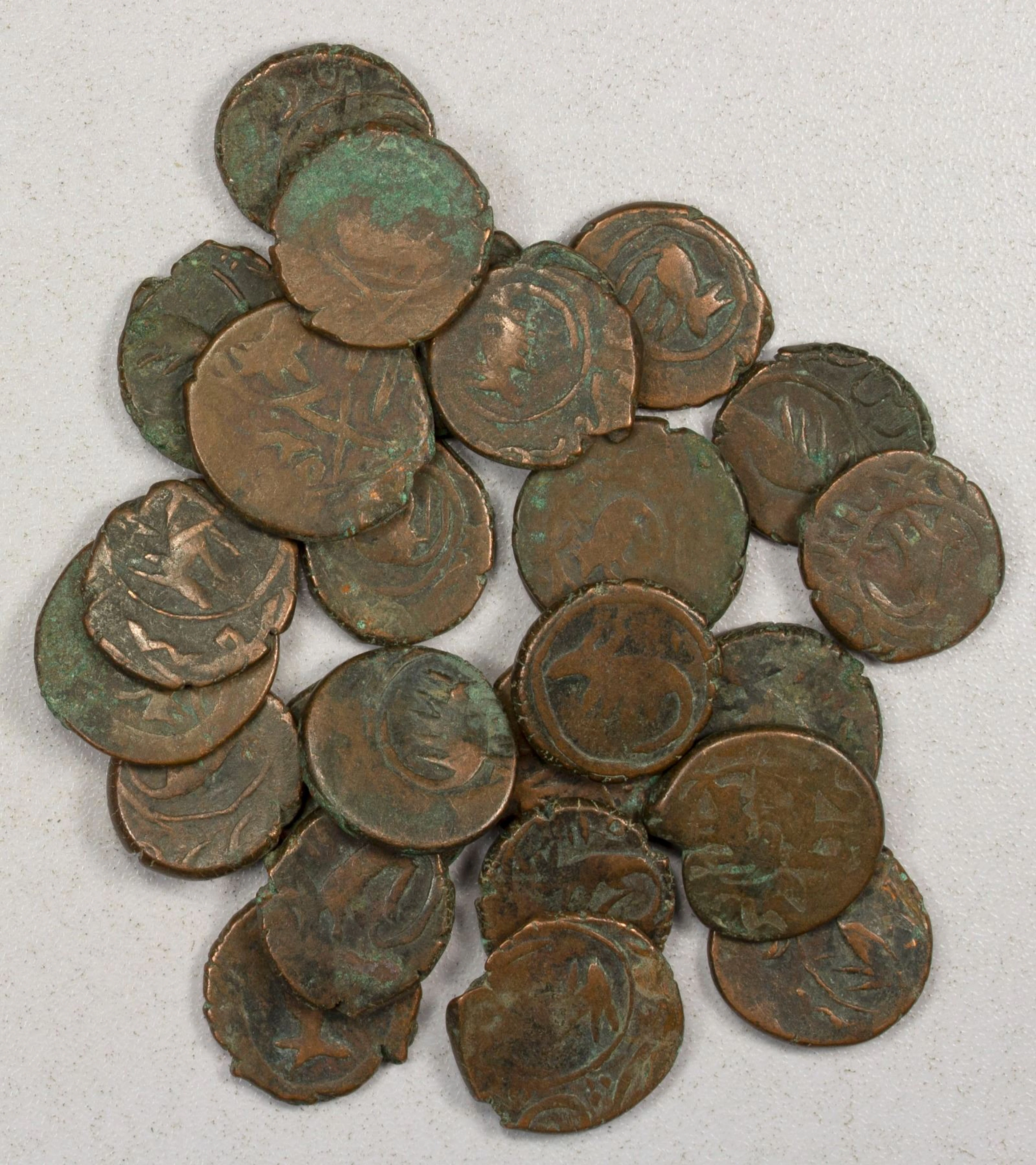 EARLY ISLAMIC: CIVIC COPPER: LOT of 26 copper fulus