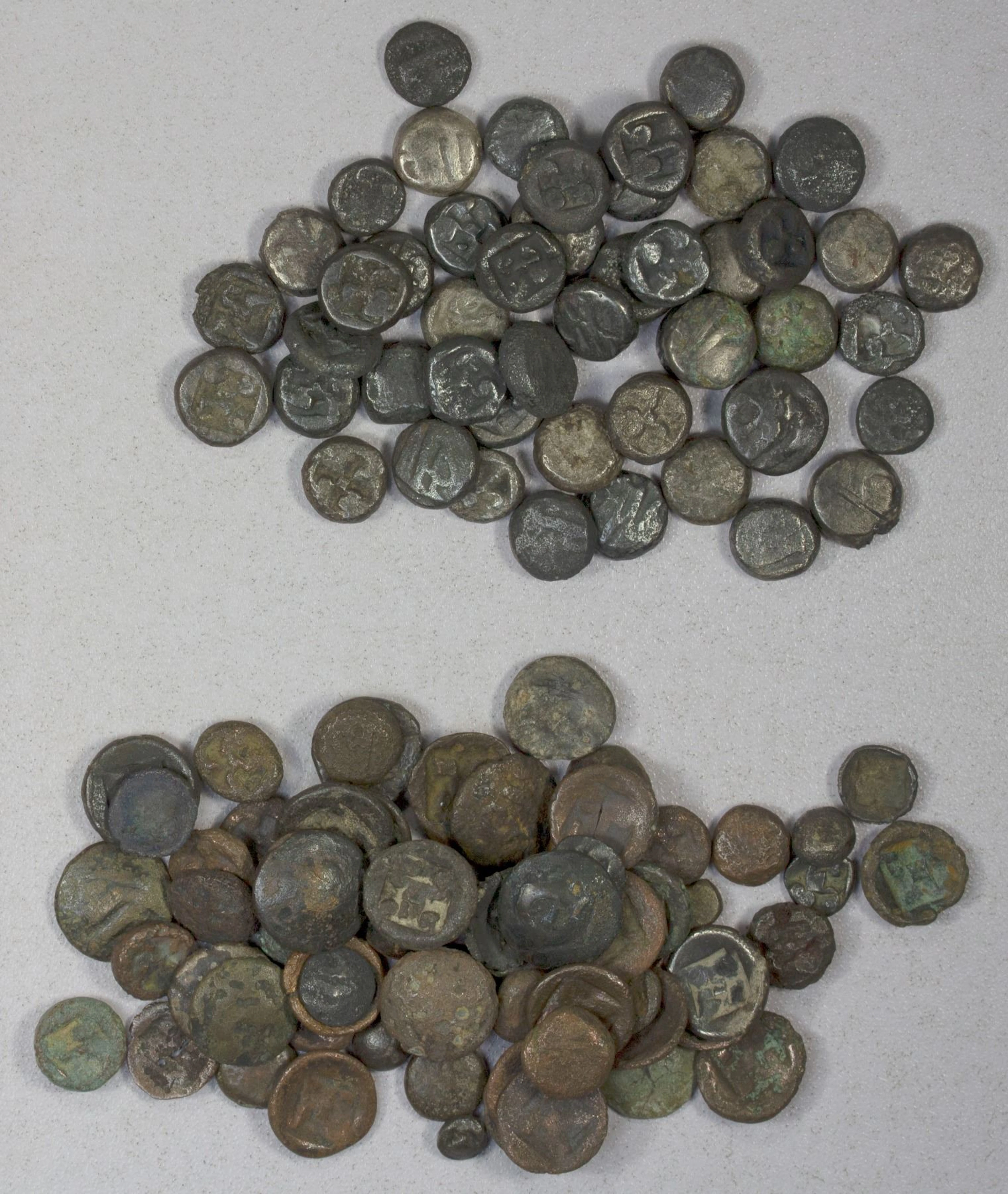 INDONESIA: JAVA: LOT of 117 pre-Islamic coins