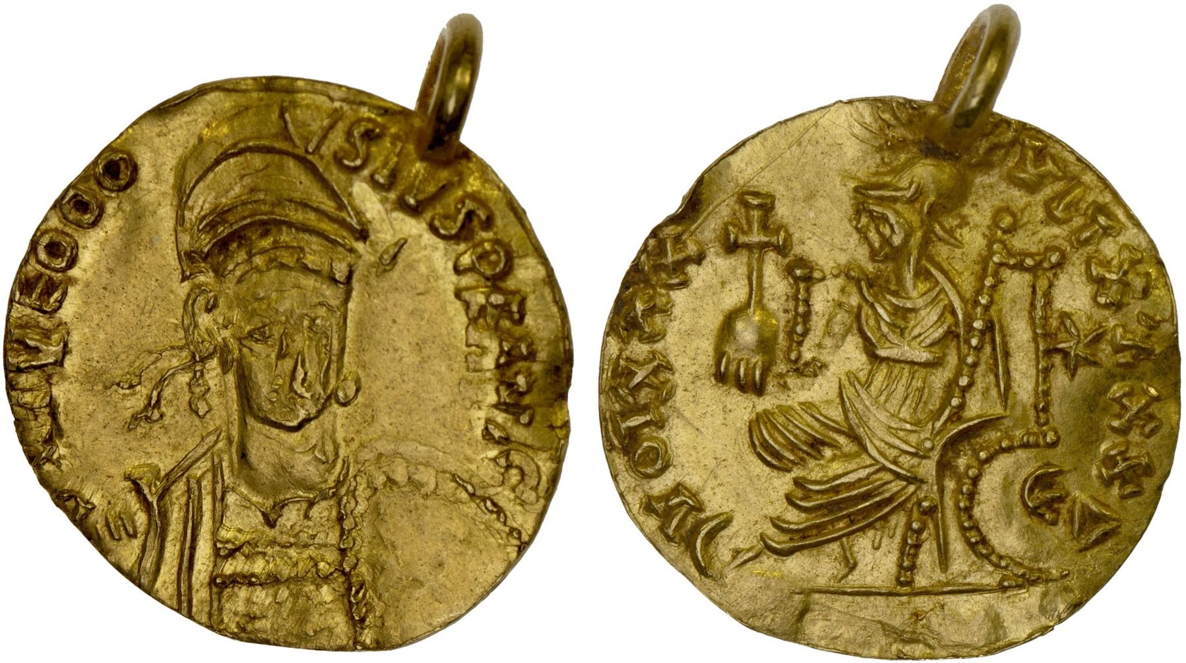 ANCIENT CENTRAL ASIA: Late Roman Style, AV burial piece (1.71g), ca.
