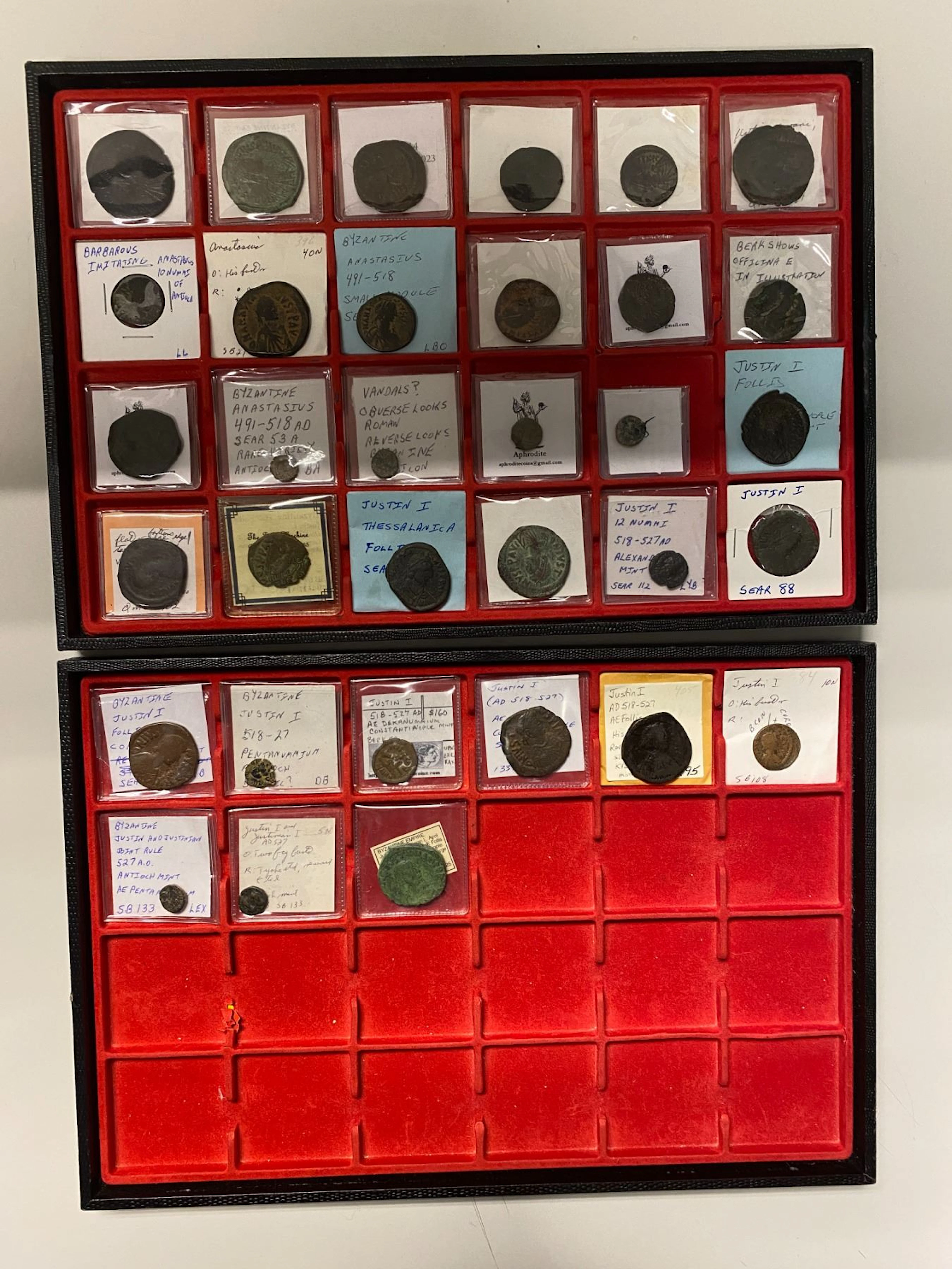 BYZANTINE EMPIRE: LOT of 33 coins