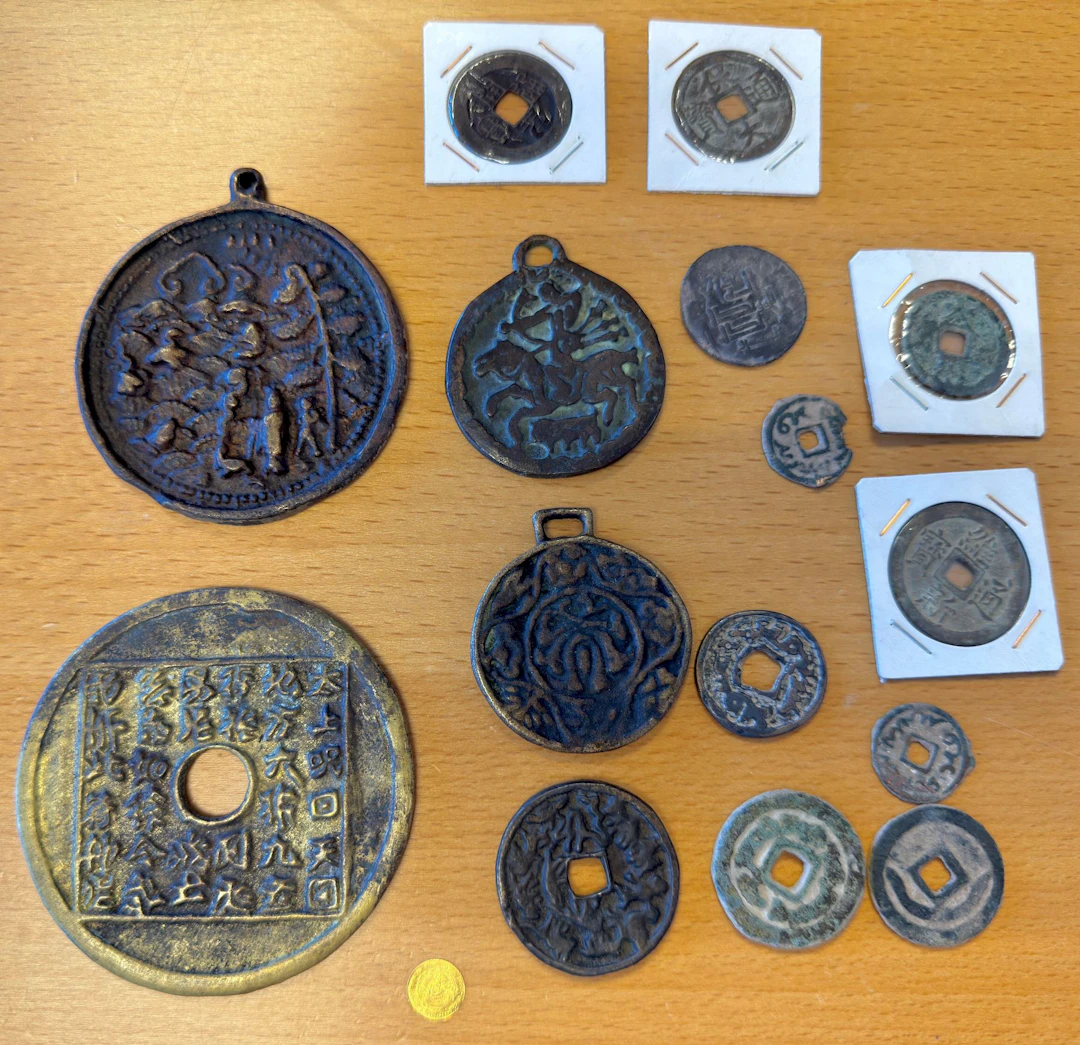 ASIA: LOT of 16 items