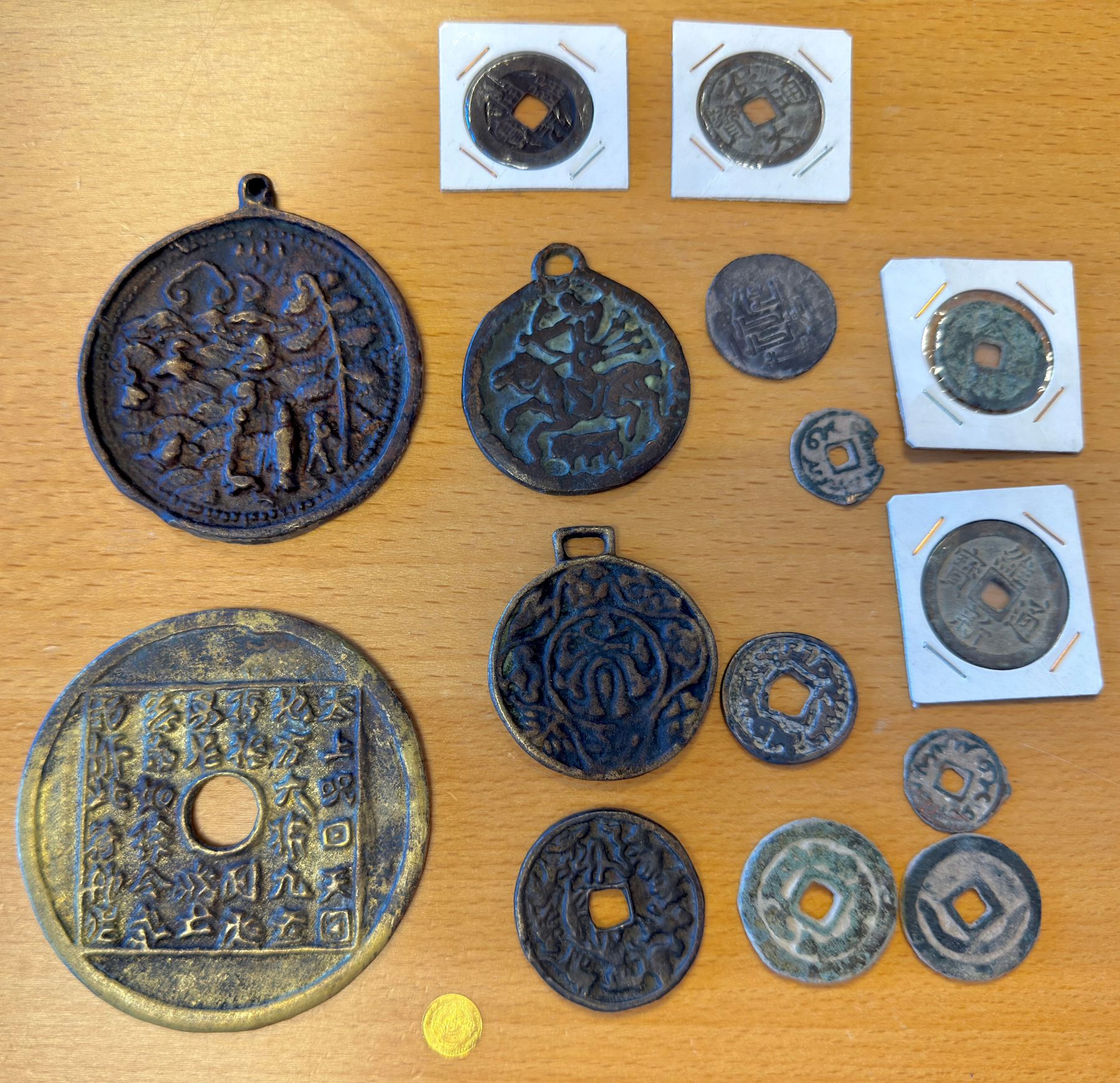 ASIA: LOT of 16 items
