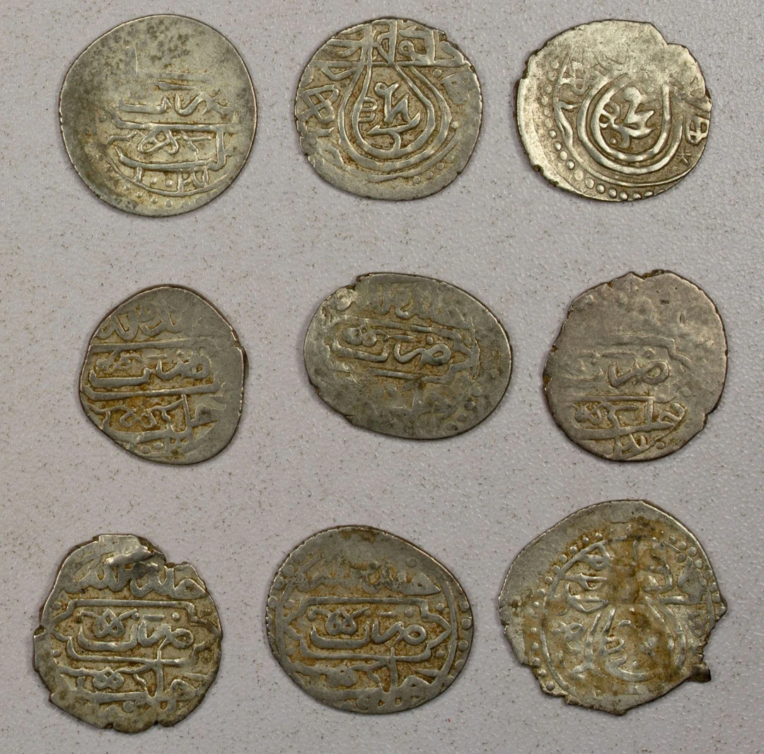 EARLY ISLAMIC: OTTOMAN EMPIRE: Mehmet III, 1595-1603, LOT of 9 silver