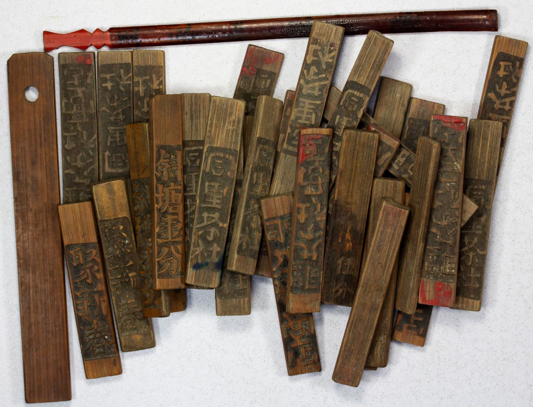 CHINA: LOT of 36 bamboo tally sticks