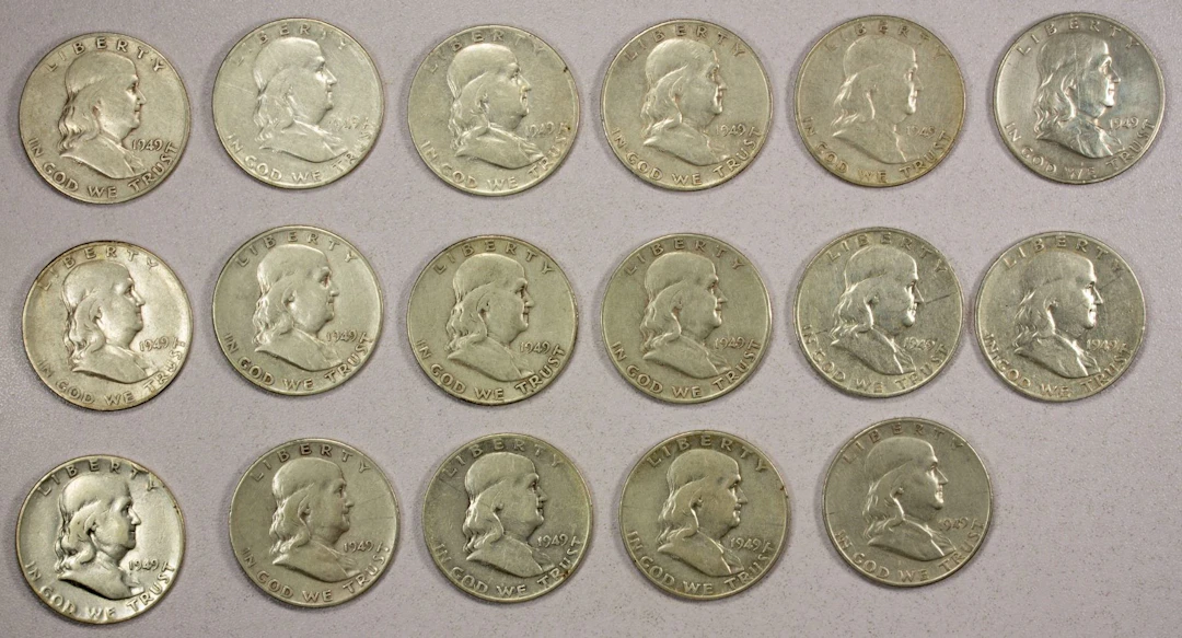 UNITED STATES: LOT of 17 silver coins