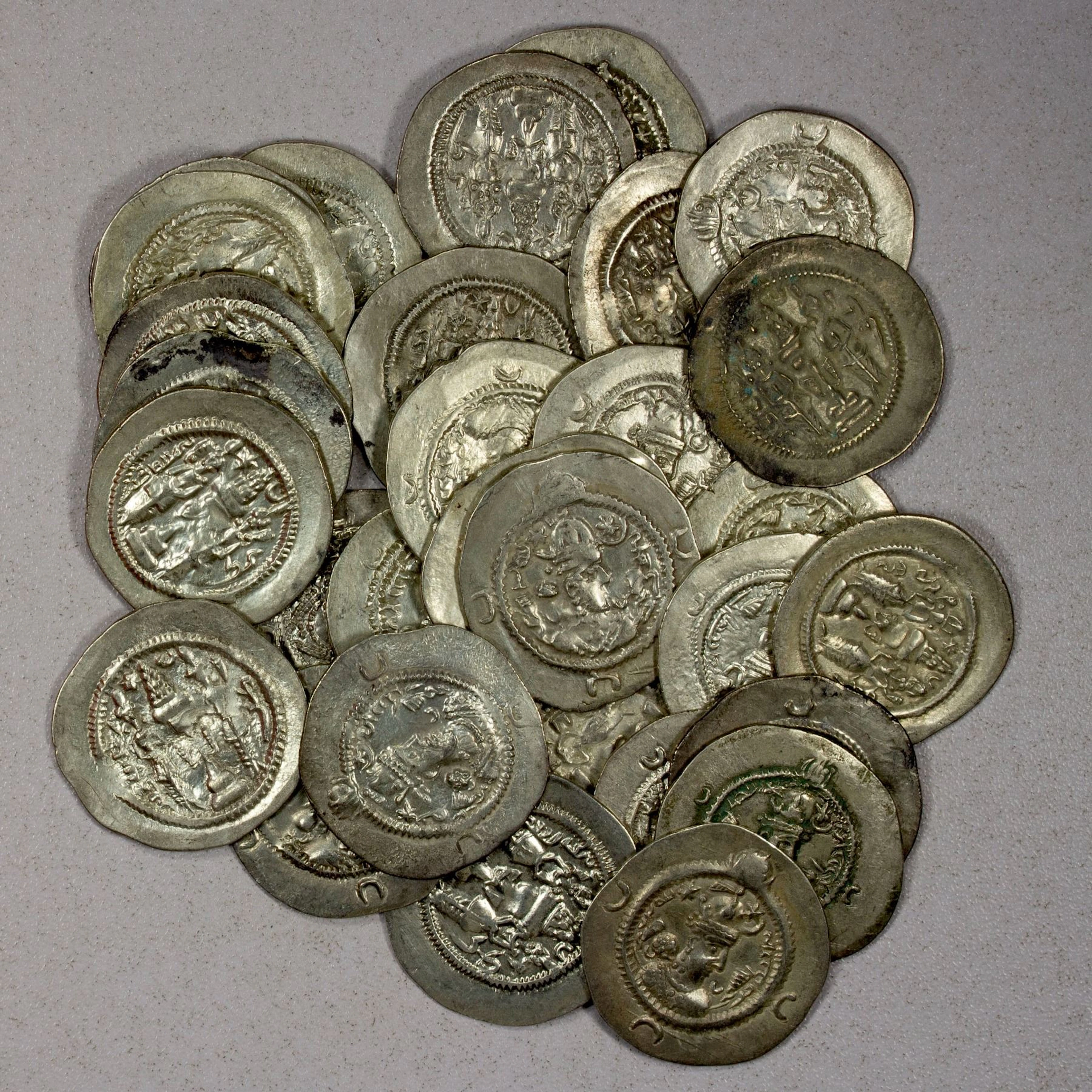 ANCIENT PERSIA: SASANIAN KINGDOM: Khusro I, 531-579, LOT of 30 silver drachms