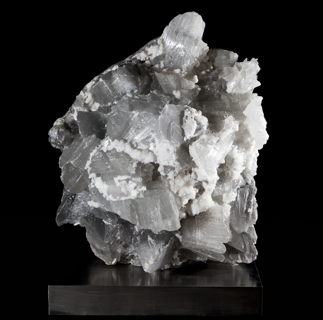 Monolithic Gypsum cluster