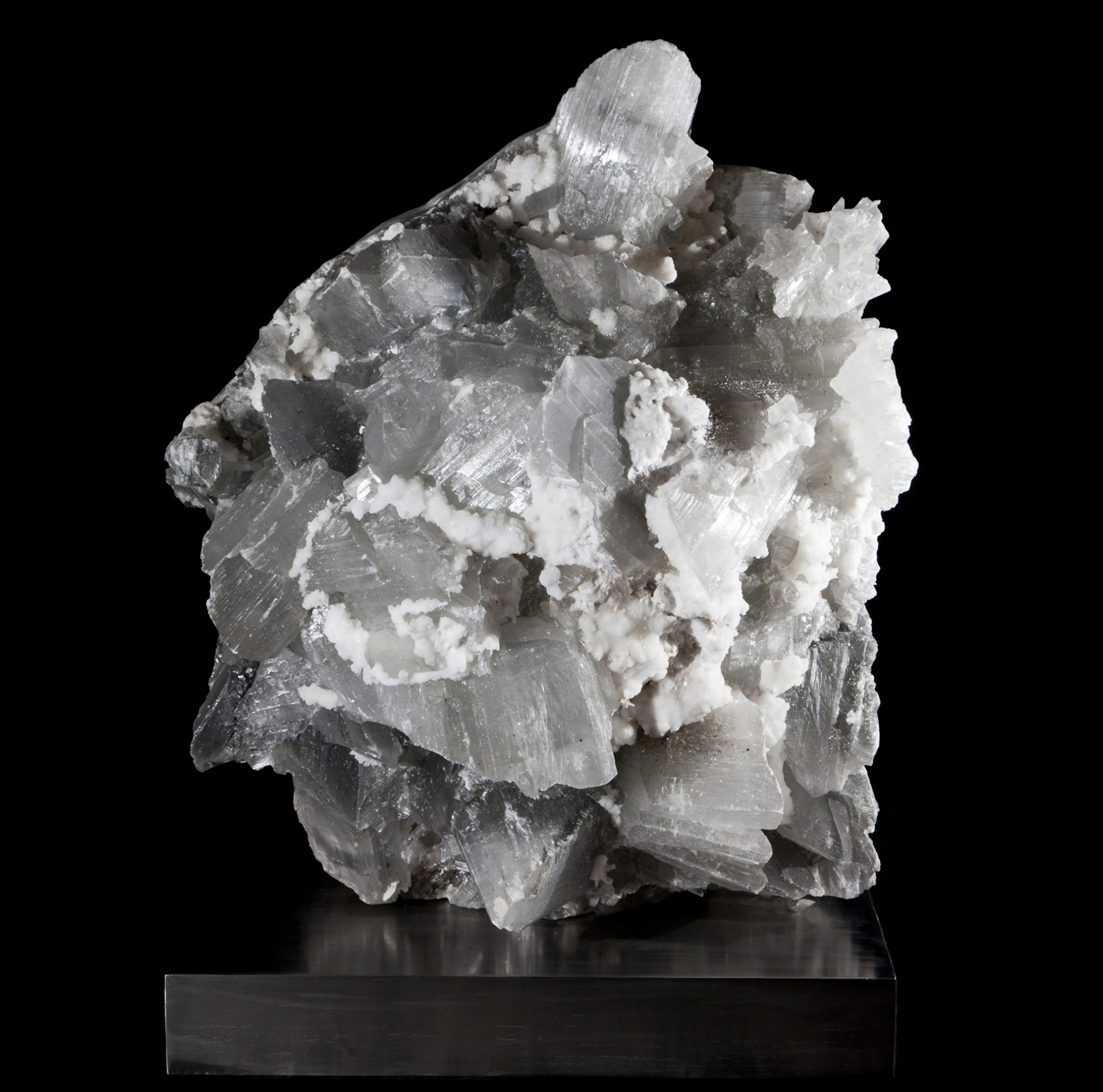 Monolithic Gypsum cluster