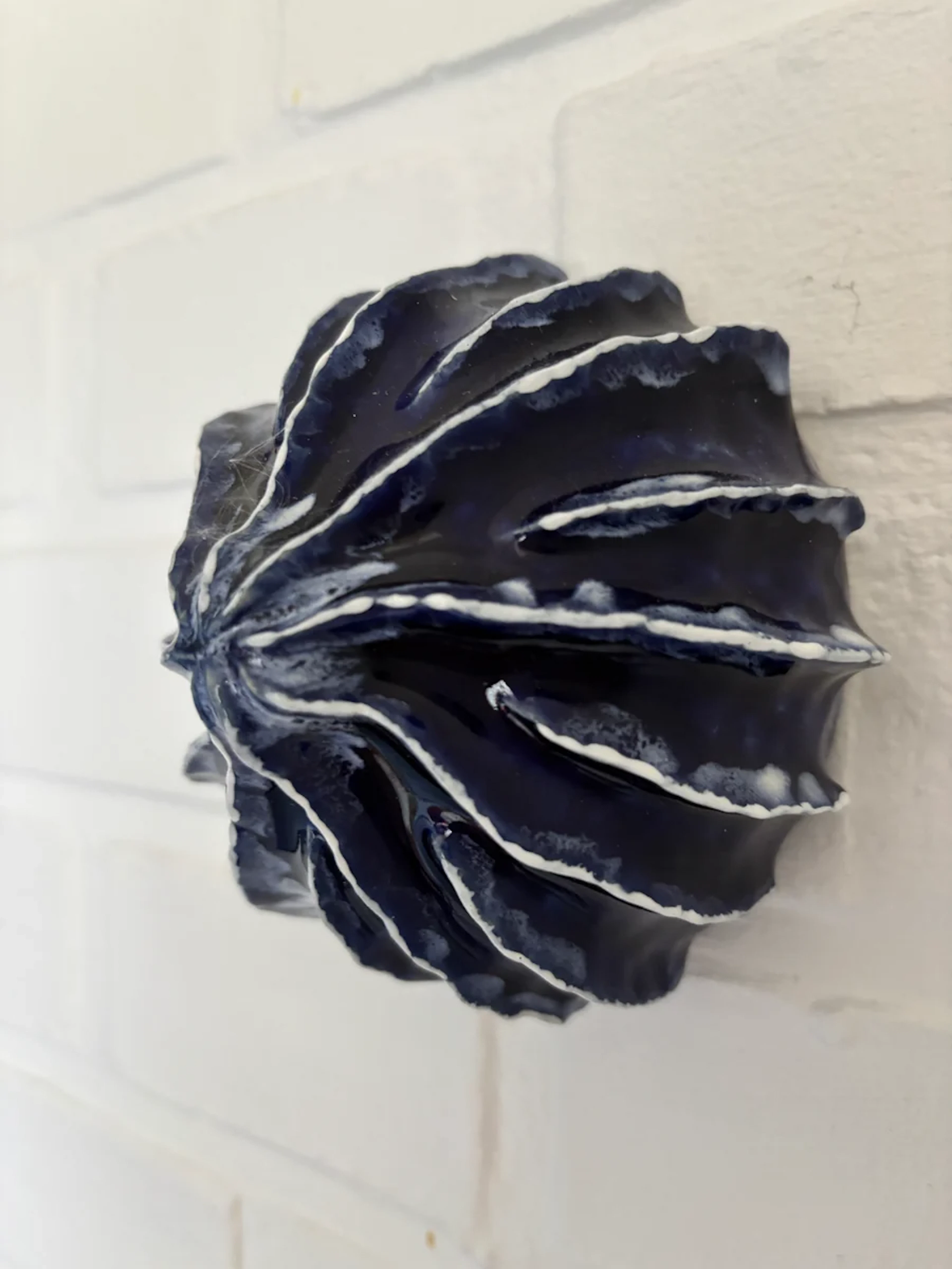 Wall sculpture "Wallflower Blue"