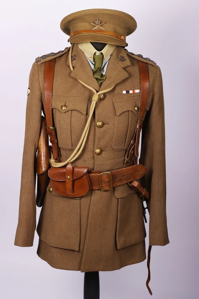 WW1 British Officers 1917 Pattern Shoulder Rank Uniform Ensemble Set