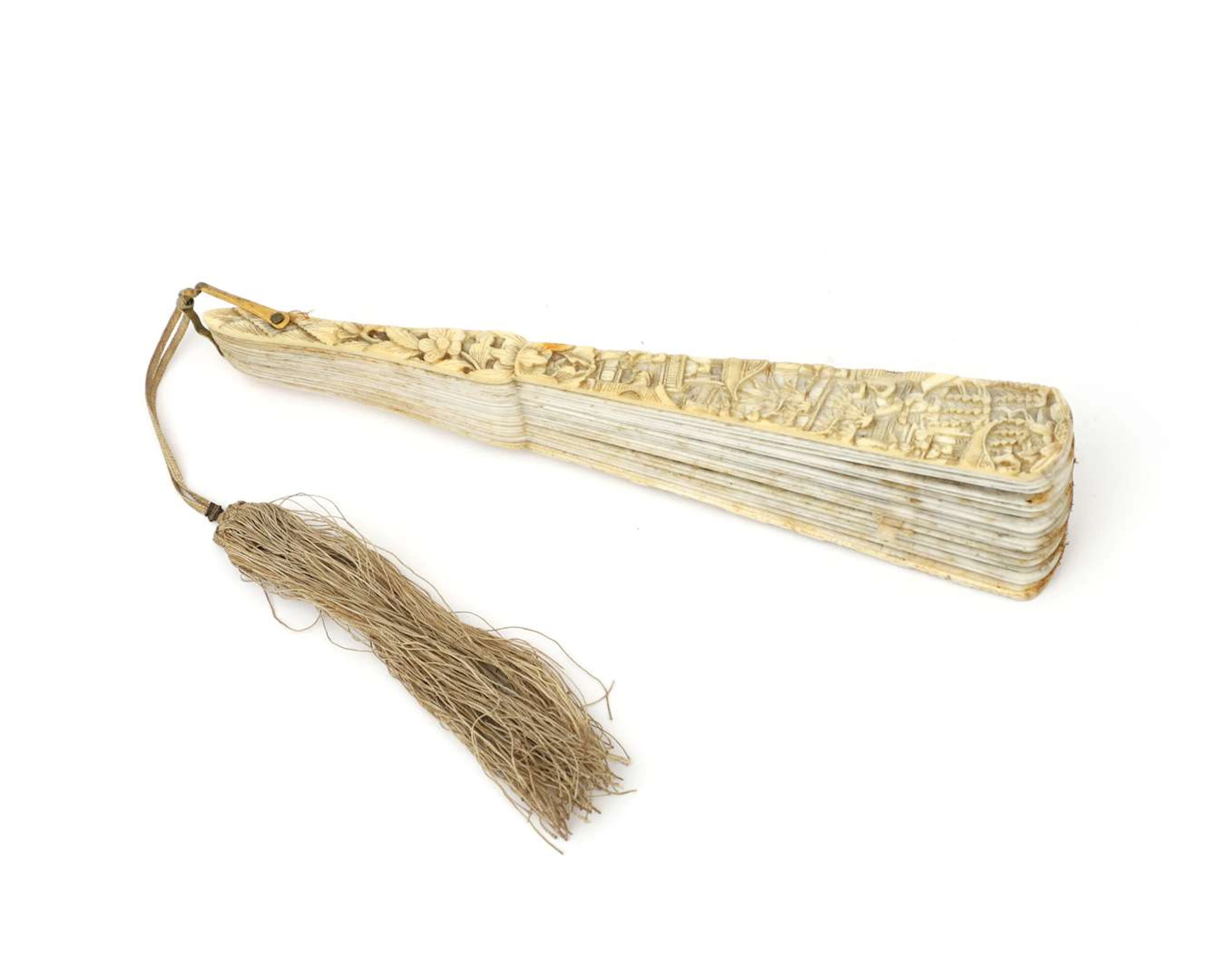 A brisé fan with legs, China, 19th century