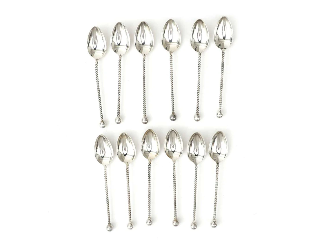 Twelve 2nd-grade silver teaspoons, the Netherlands, 20th century