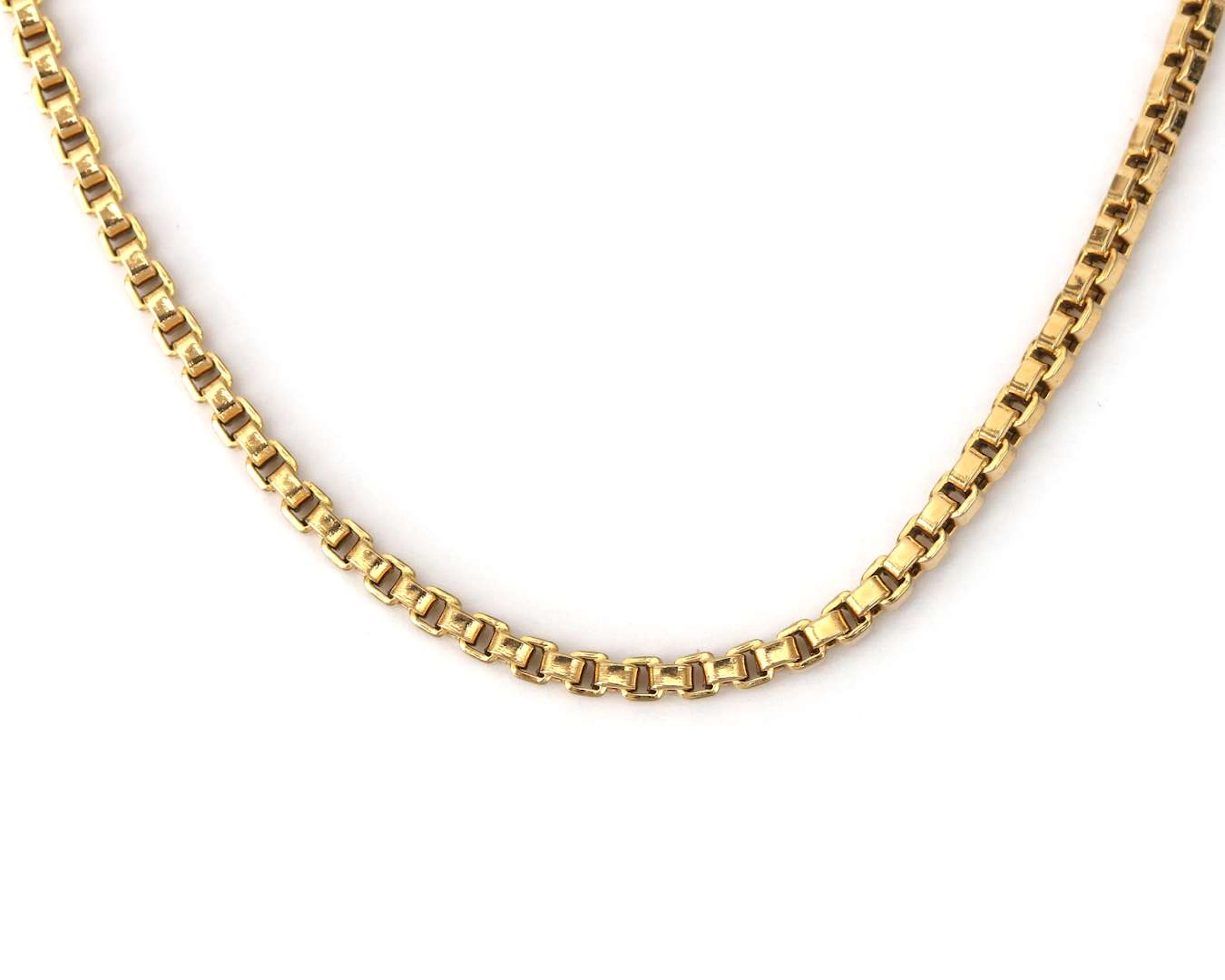 An 18k yellow gold Venetian link necklace