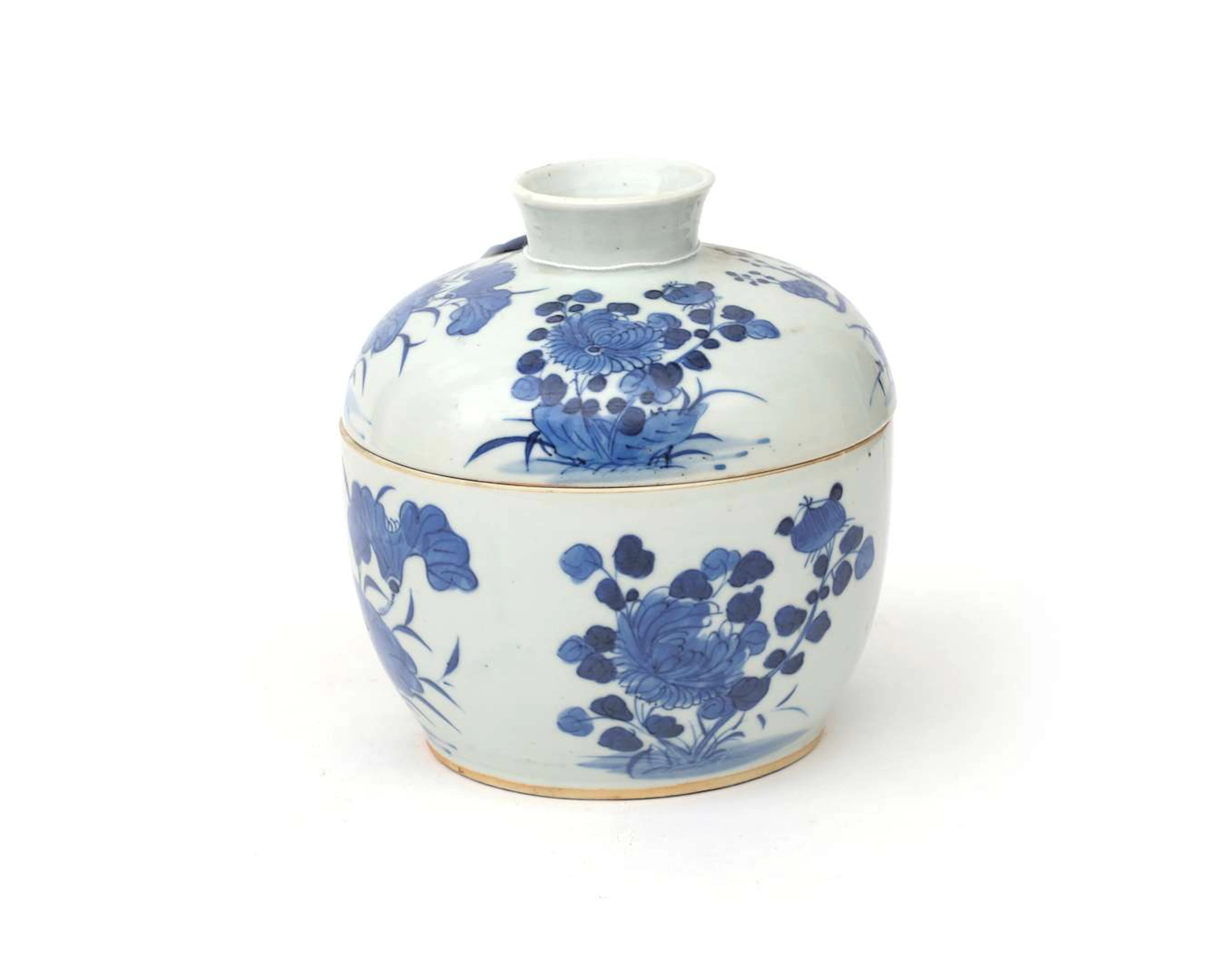 A blue porcelain lidded jar, China, 19th century
