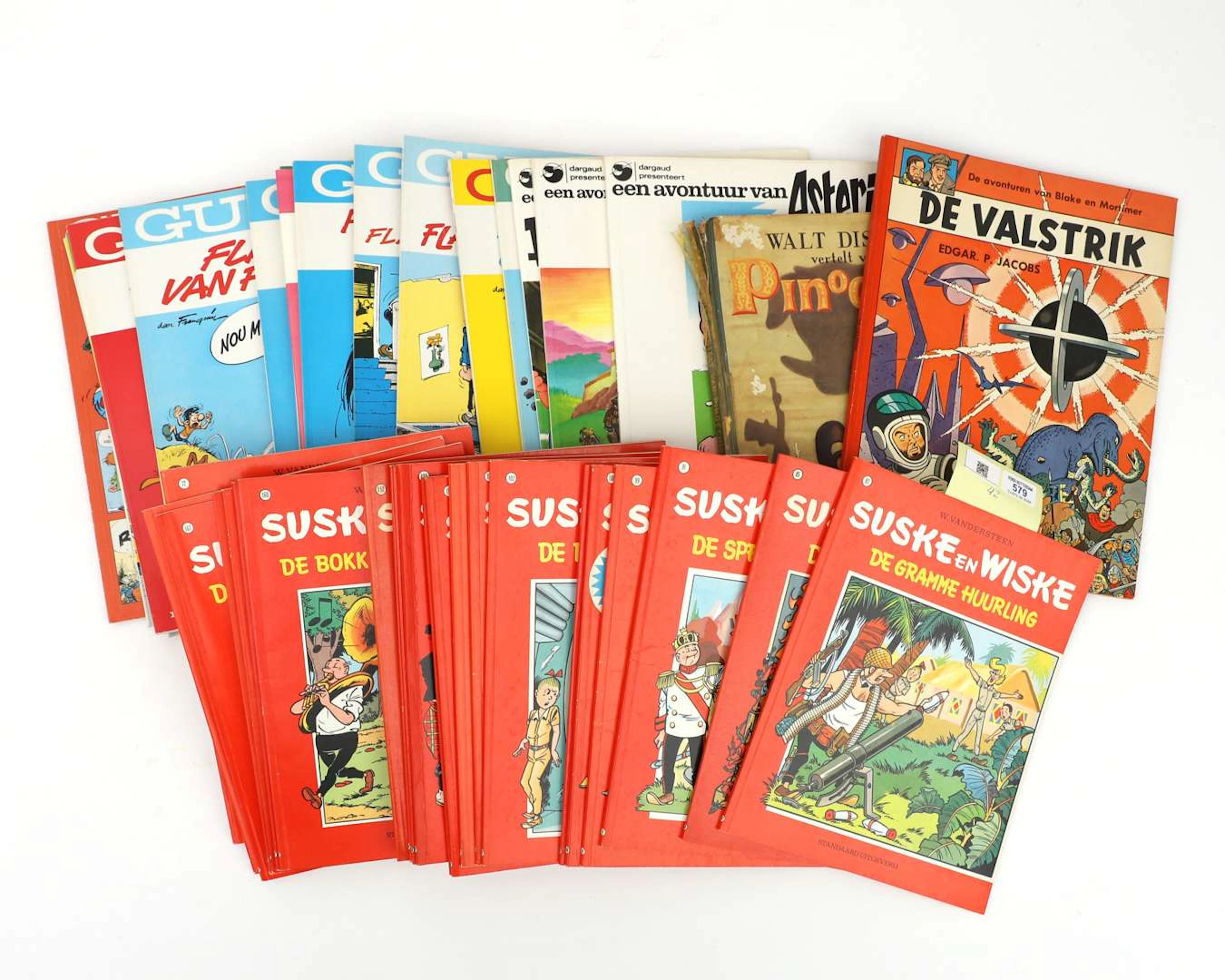 A lot of comic books wo. Guust, Suske en Wiske and Asterix and Obelix