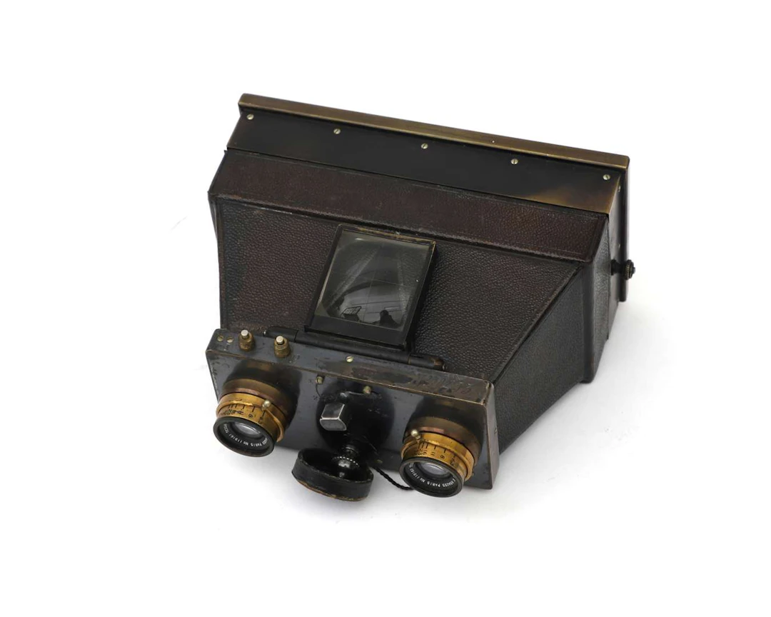 A stereo camera, Paris, 1890