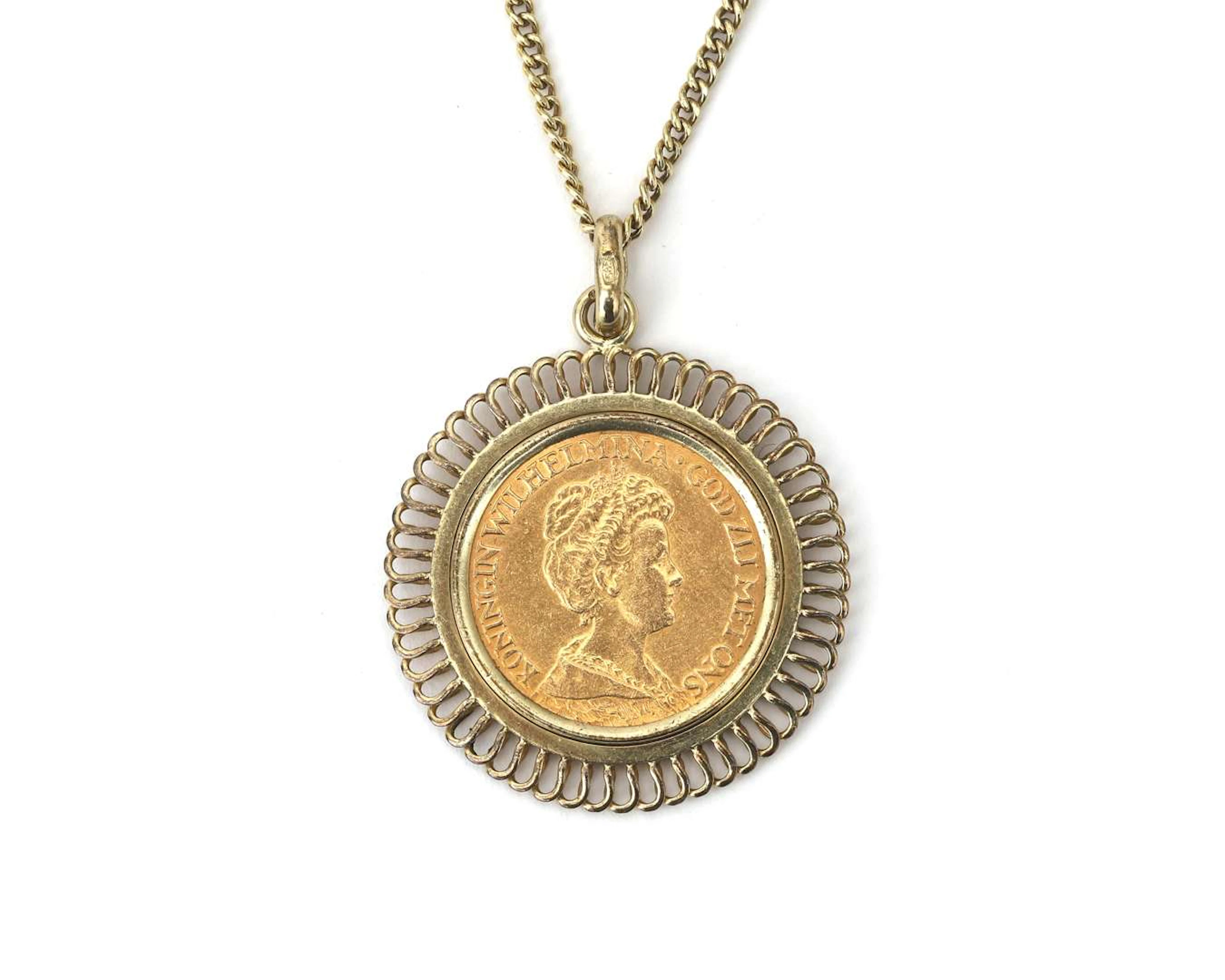 A 14k yellow gold gourmet necklace with a coin pendant, from the 1970s