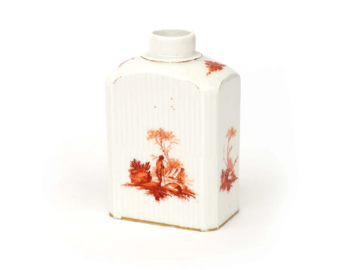 A porcelain tea caddy, made by MOL, Holland, Loosdrecht, second half