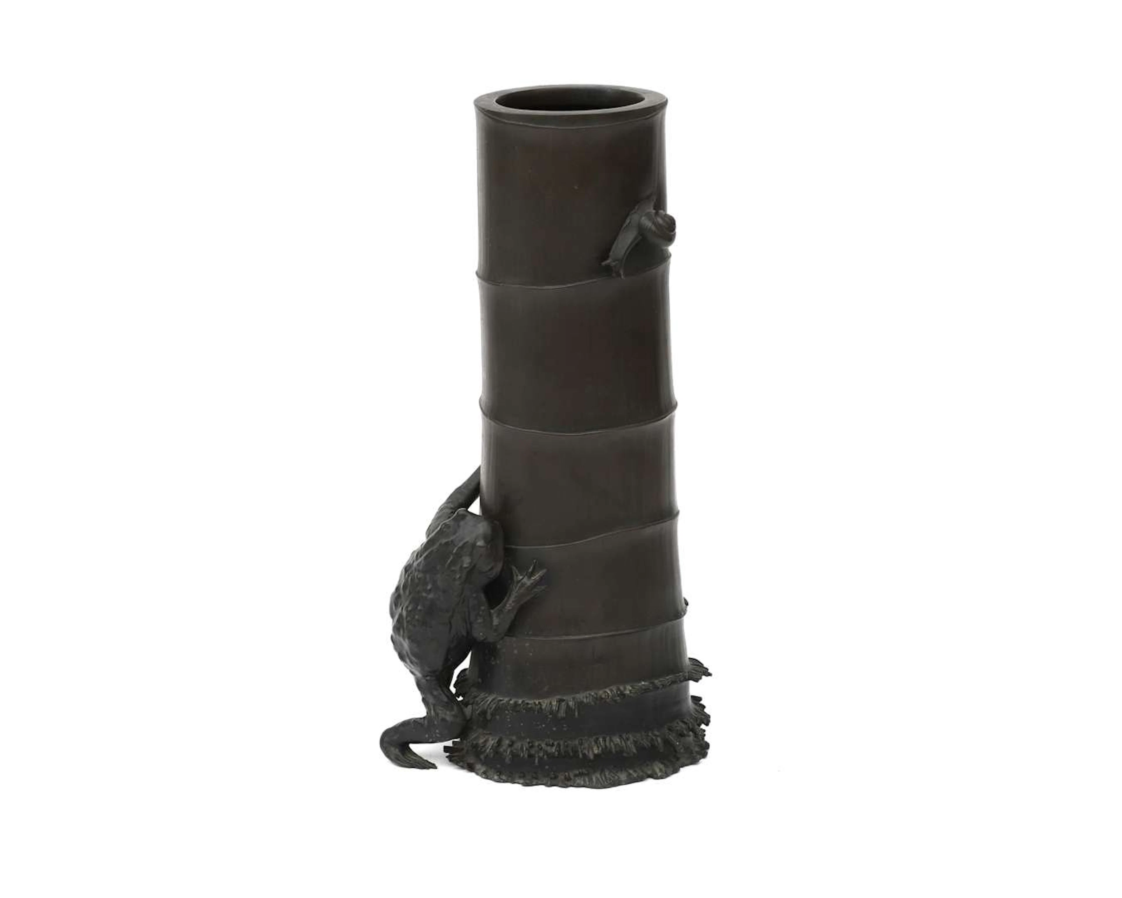 A bronze vase, Japan, Meiji period (1868-1912), ca. 1900