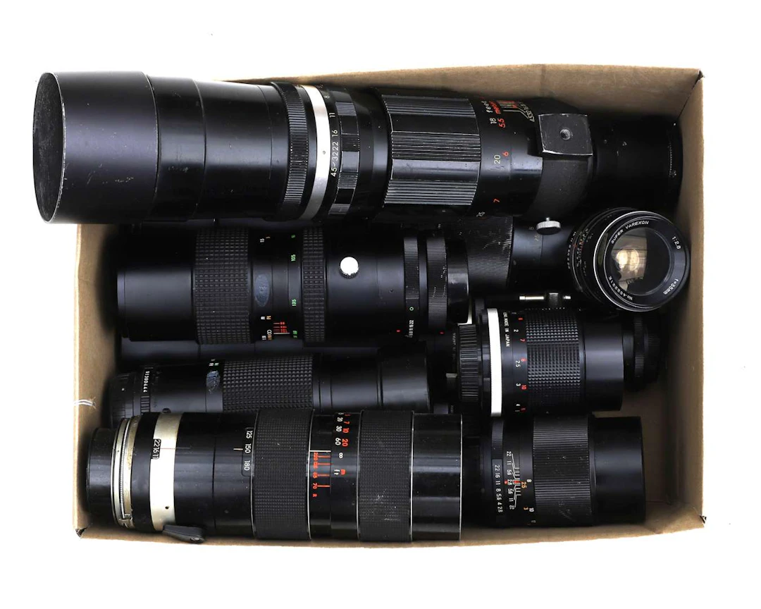 A collection of (telephoto) lenses and super-telephoto lenses (11)