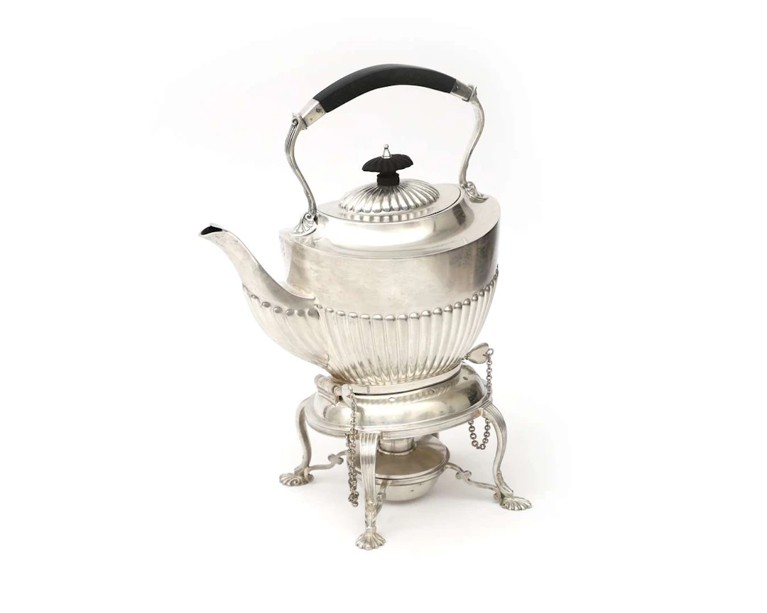 A silver bouilloire, England, Sheffield, 1907