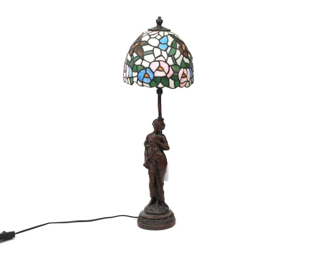 A Tiffany-style table lamp, 20th/21st century