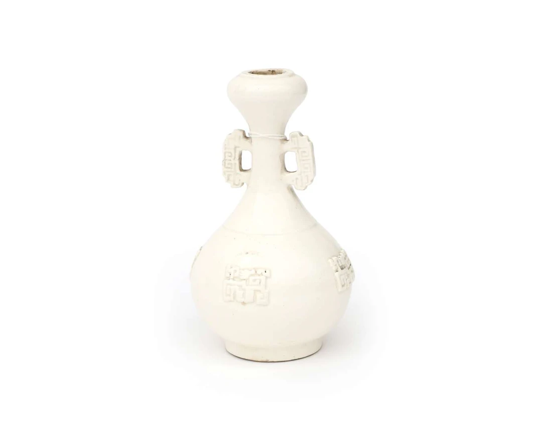 A porcelain knobbly vase, China, 20th/21st century