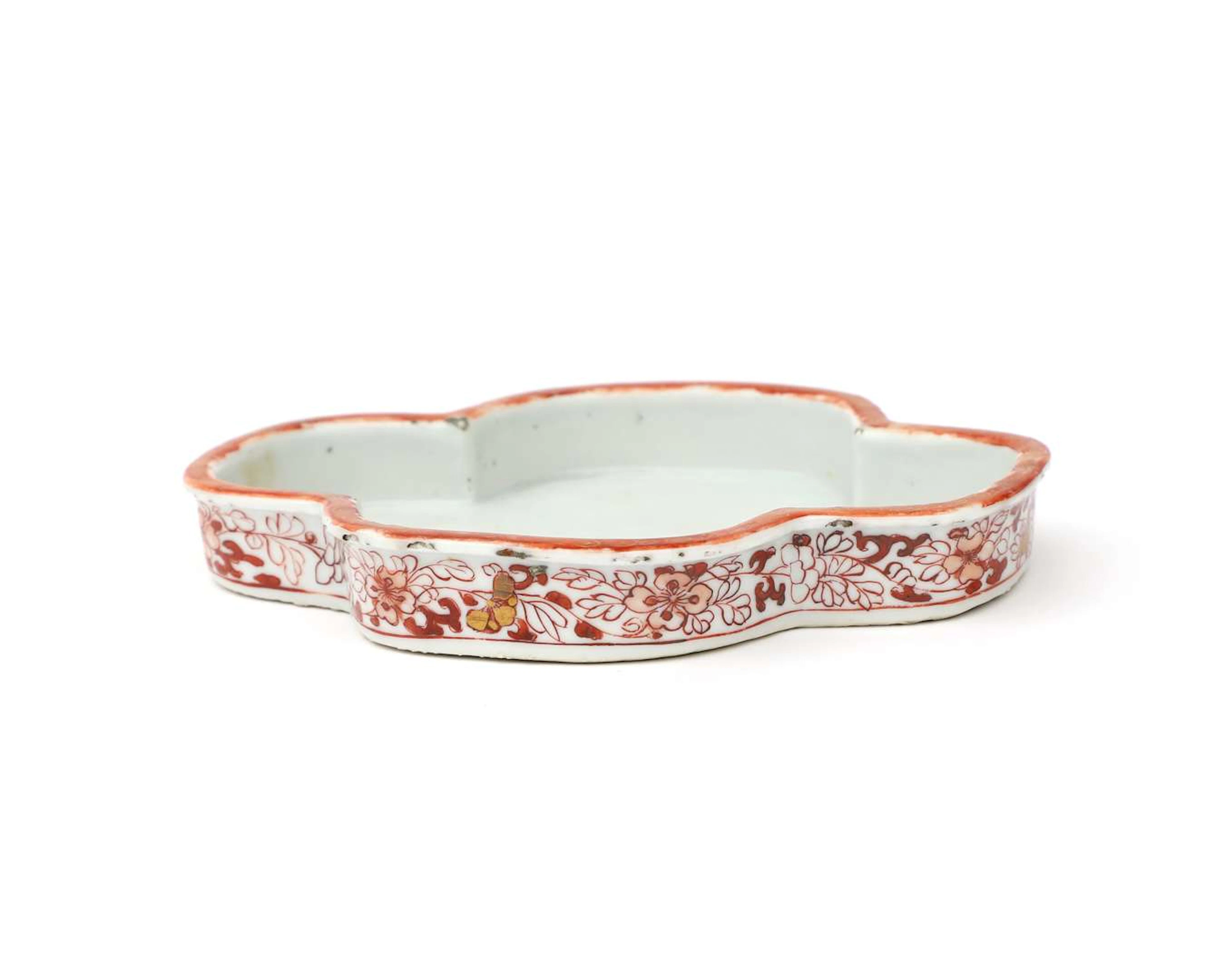A porcelain pattipan or dish from a condiment set, China, 18th century