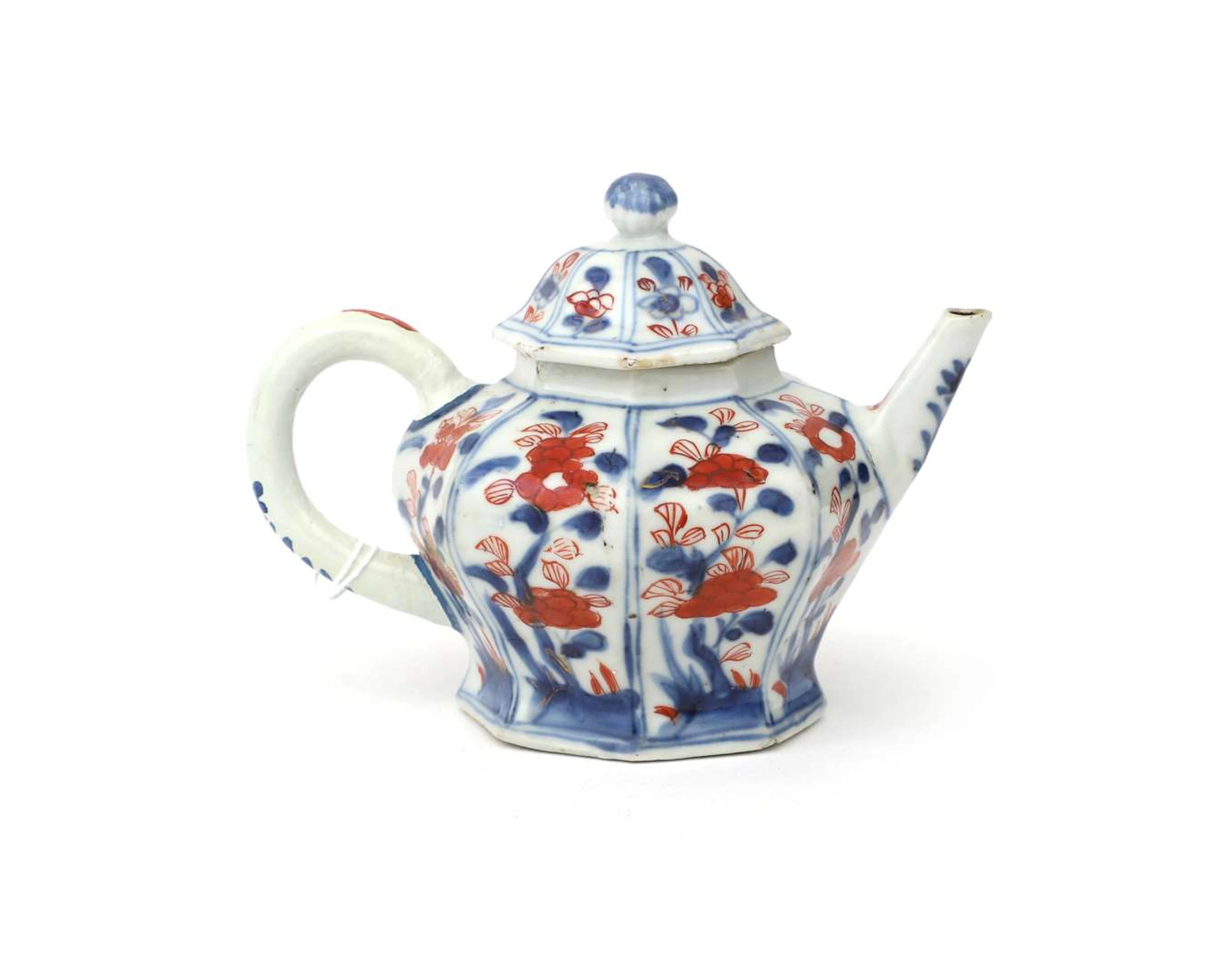 An Imari-style porcelain teapot, China, 18th century