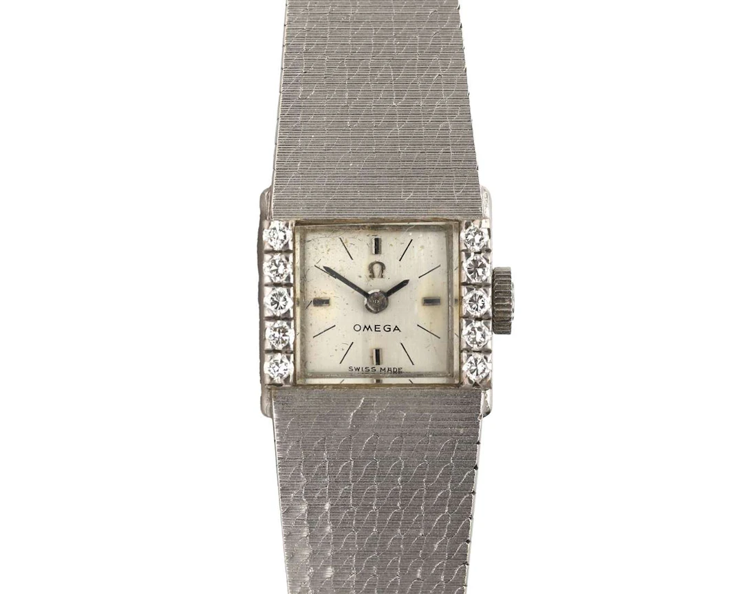 An 18k white gold ladies’ wristwatch by Omega