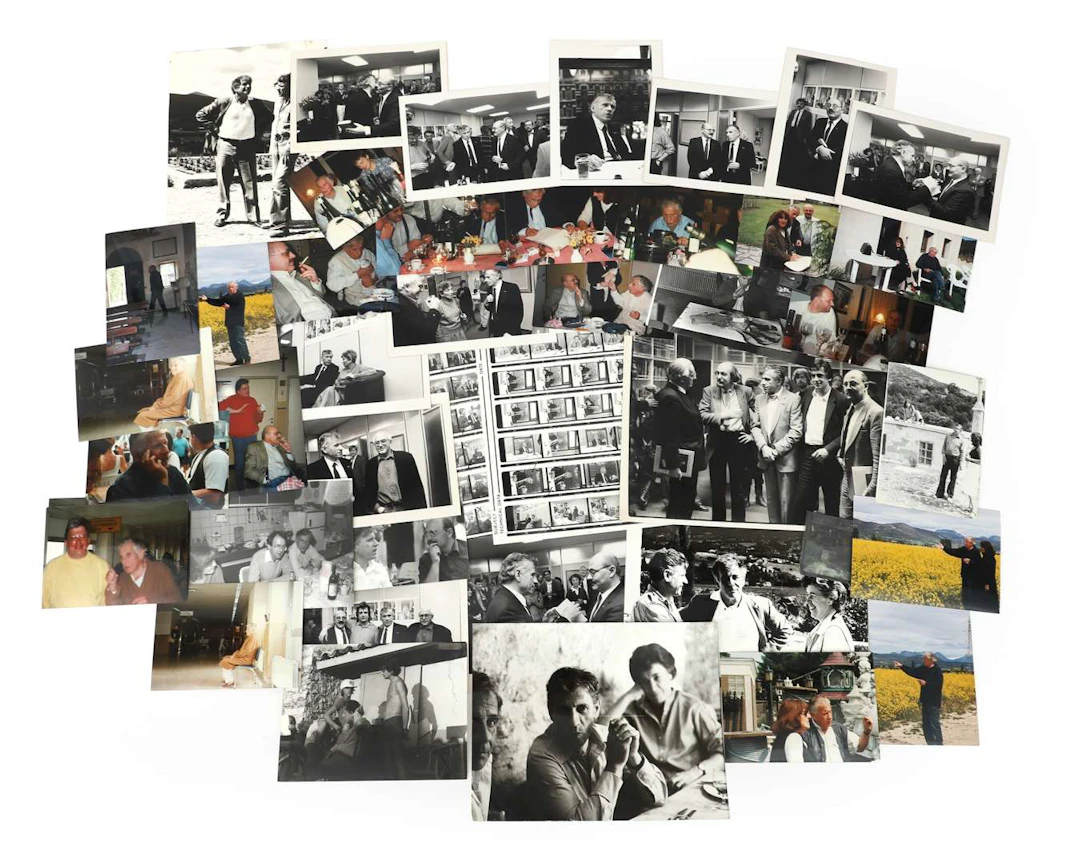 A collection of 93 photographs of Gerard Reve and his friends, mostly