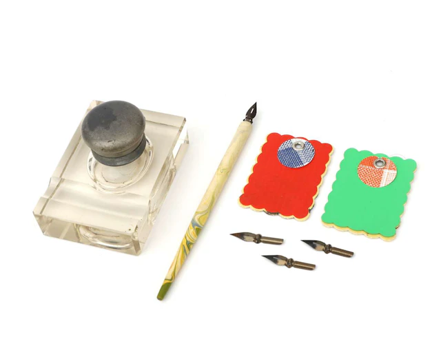 Flambé-finished pen holder and pens, used for ‘Concerned Parents’