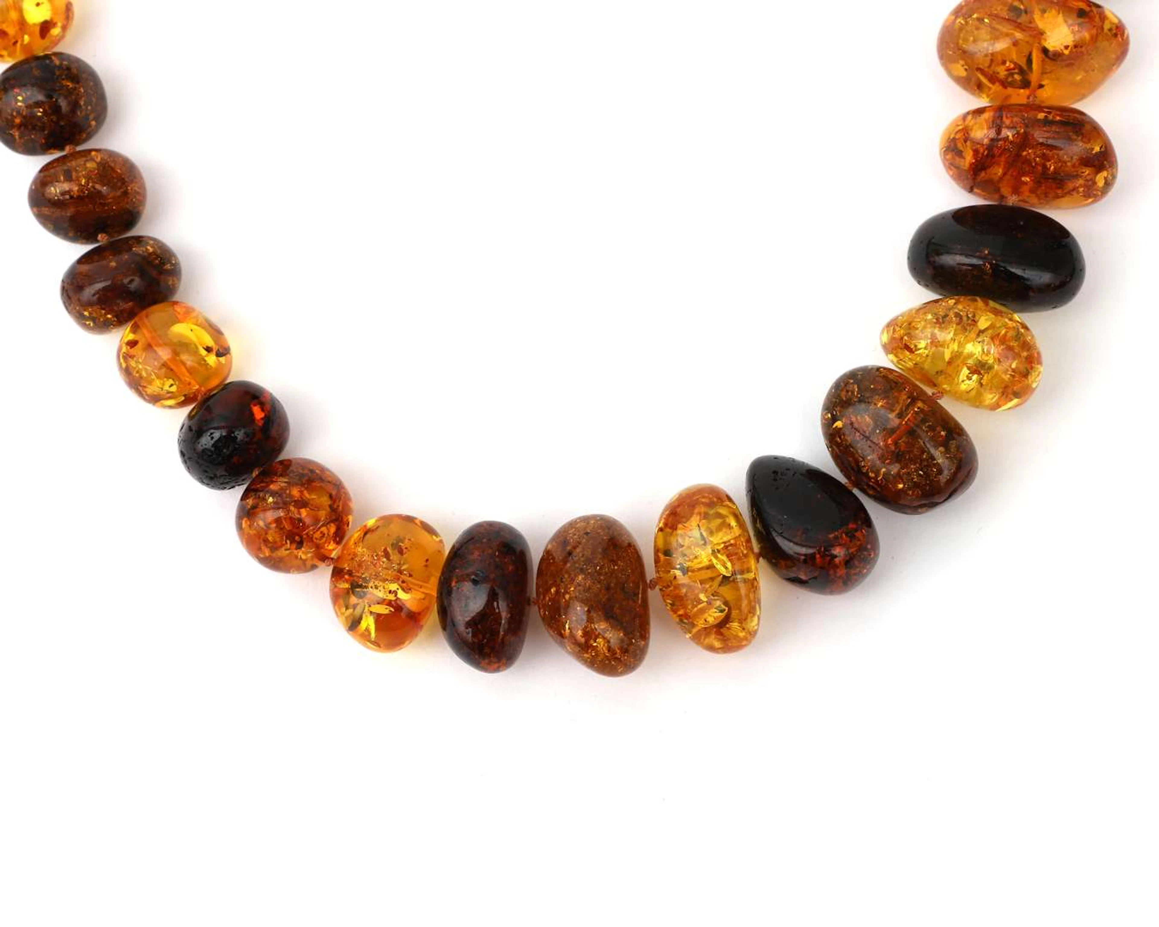 An amber necklace with an 18-carat yellow gold Colpo & Zilio clasp, Italy
