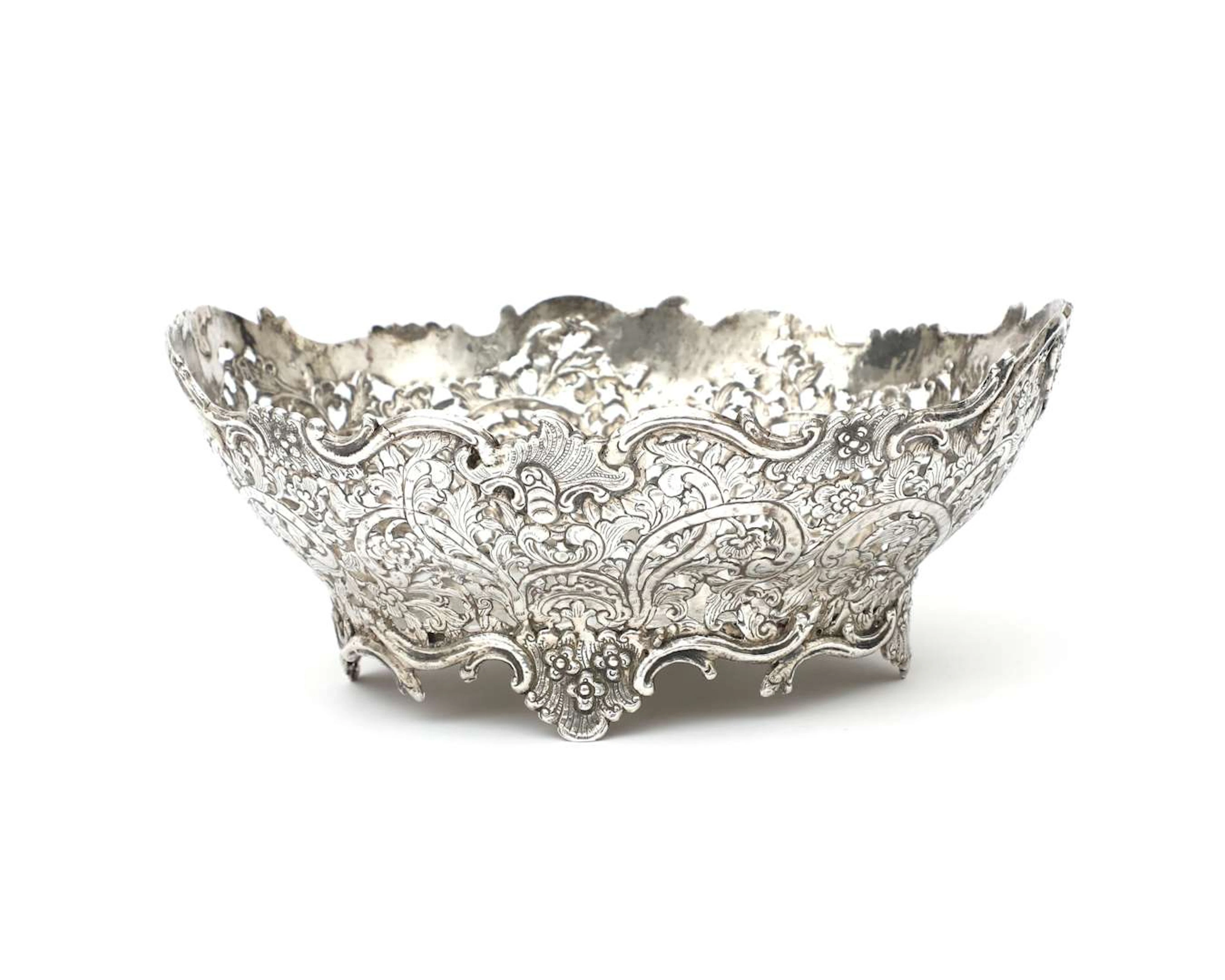 A silver bread basket, probably from Germany, 20th century