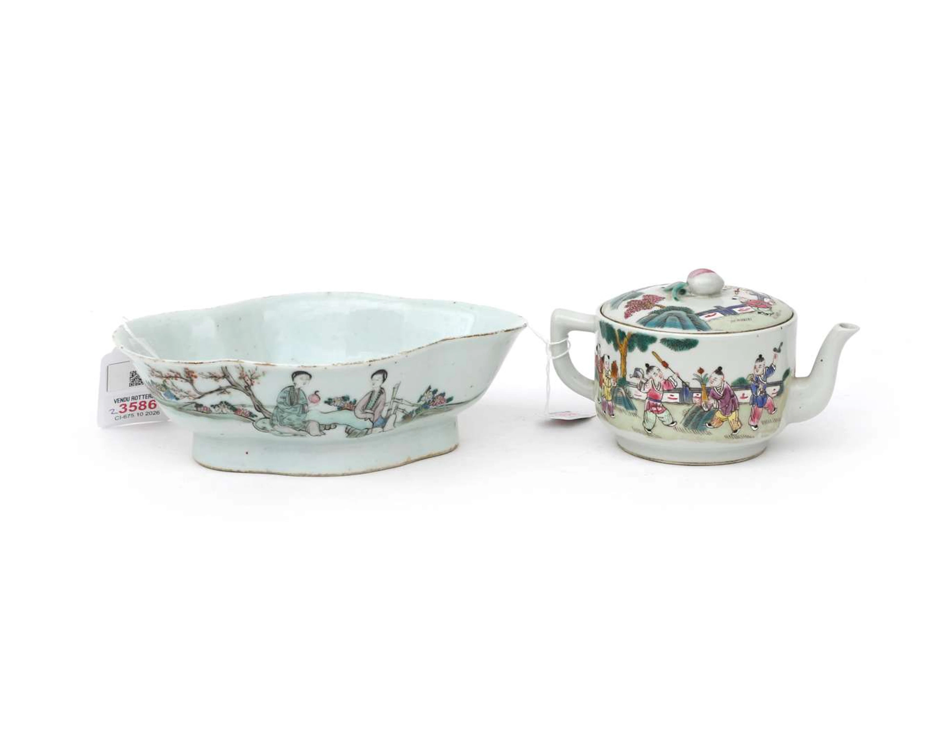 An oval, coloured porcelain bowl and a chamber pot. China, circa 1900 (2)