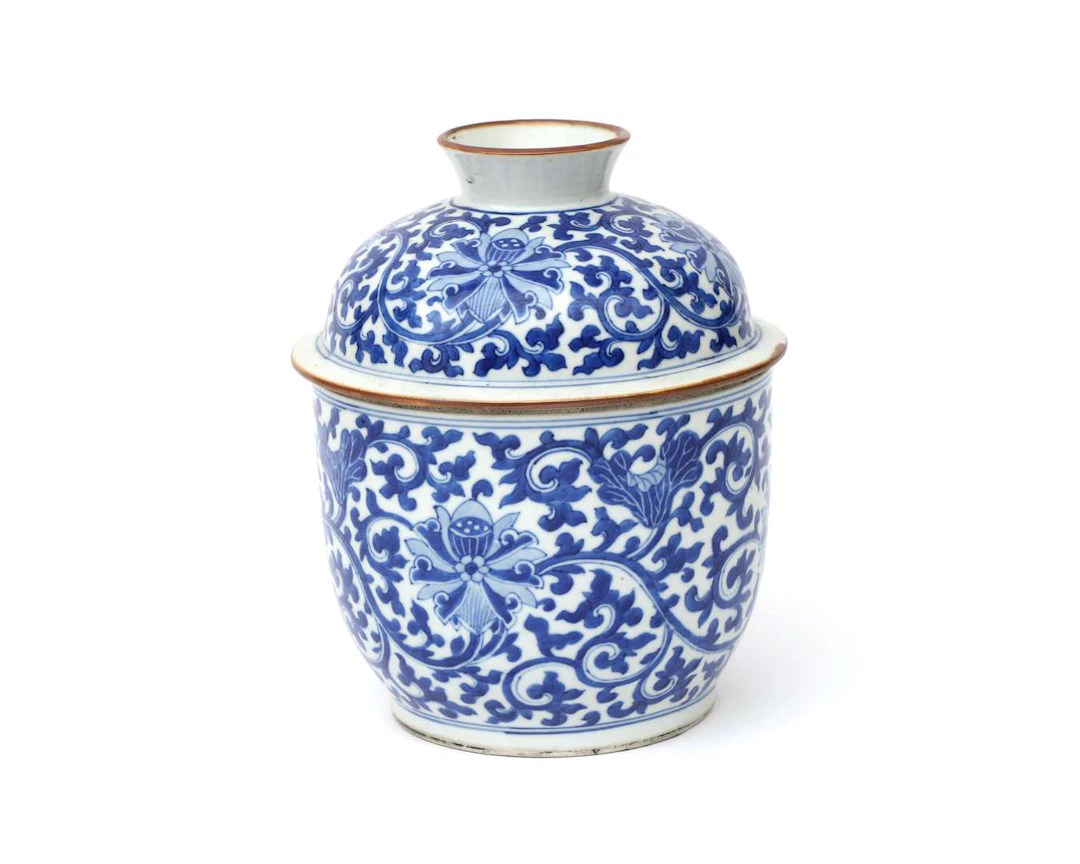 A porcelain lidded jar, China, second half of the 19th century