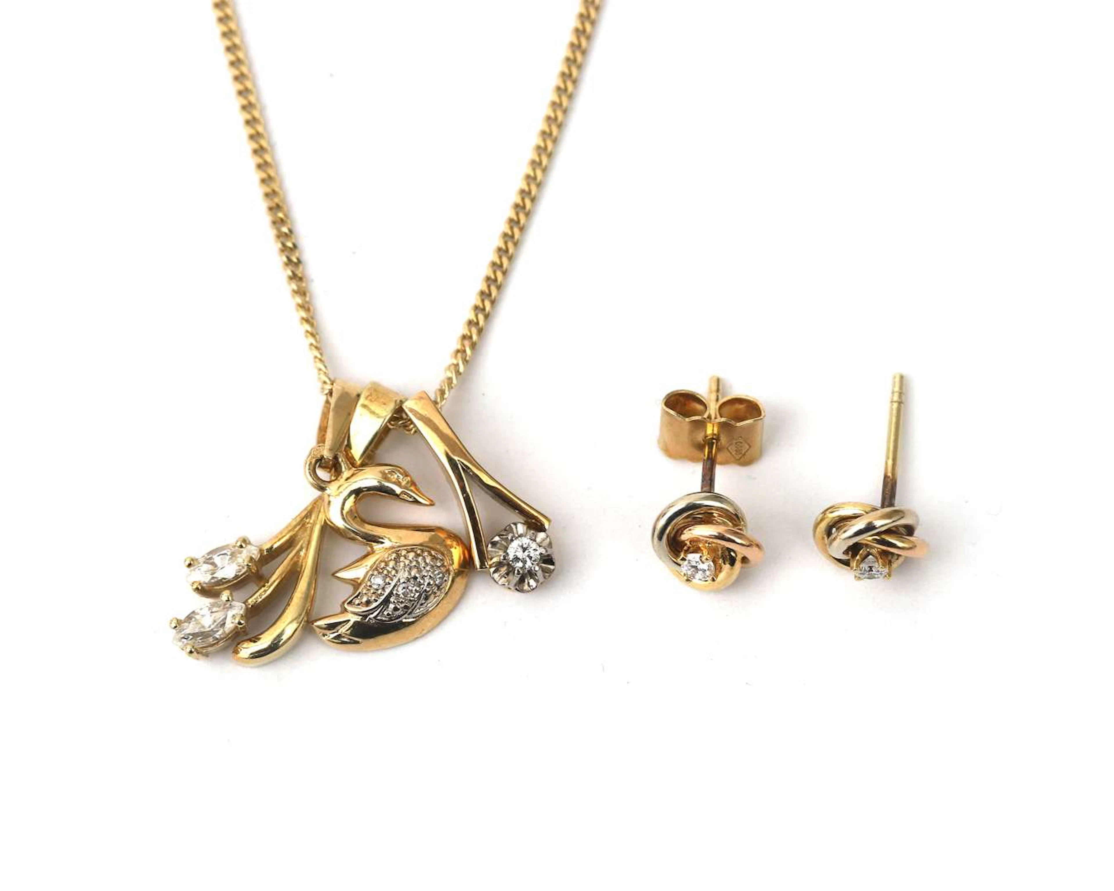Assorted 14-carat yellow gold jewellery with diamonds