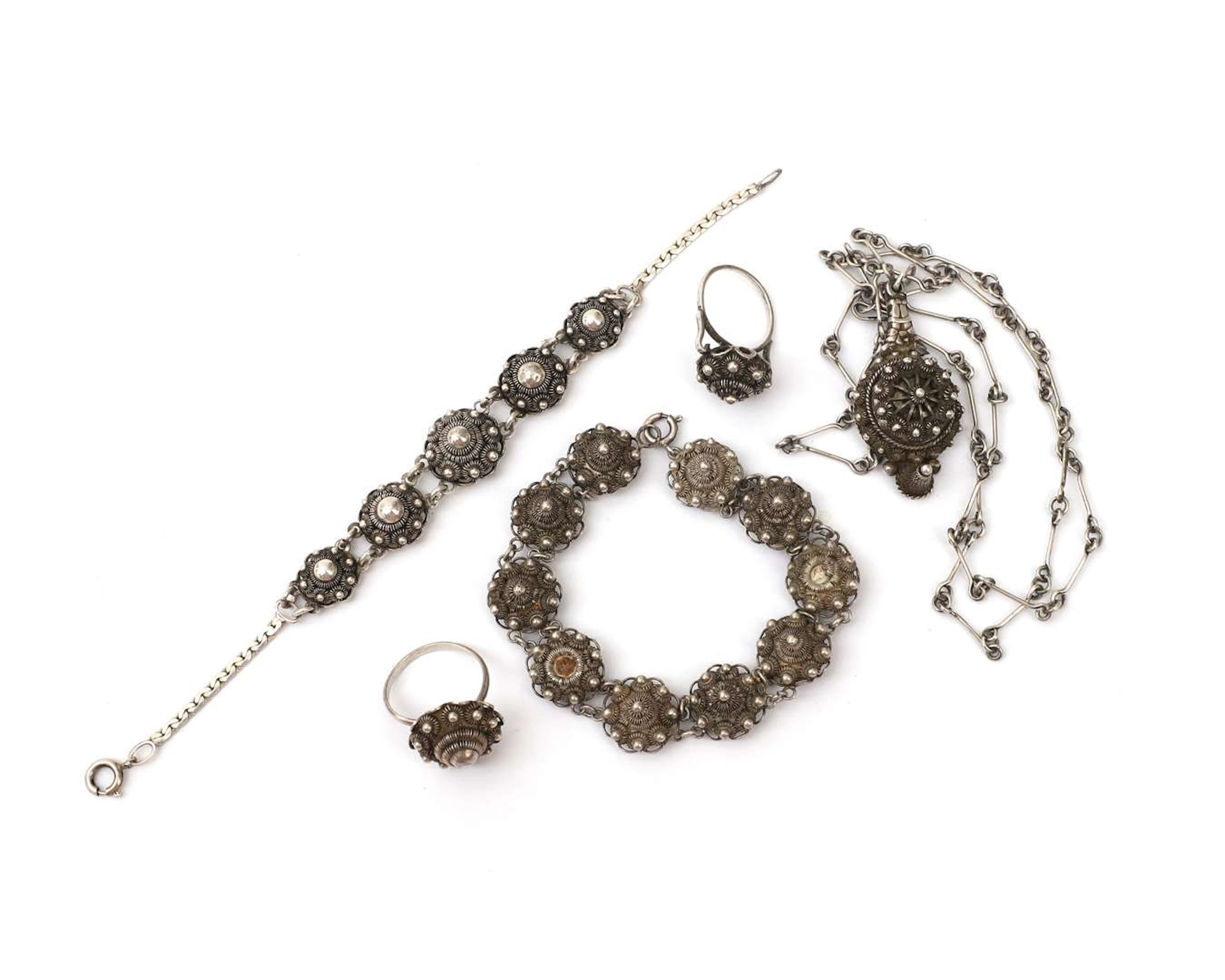 A lot containing silver buttons from Zeeland