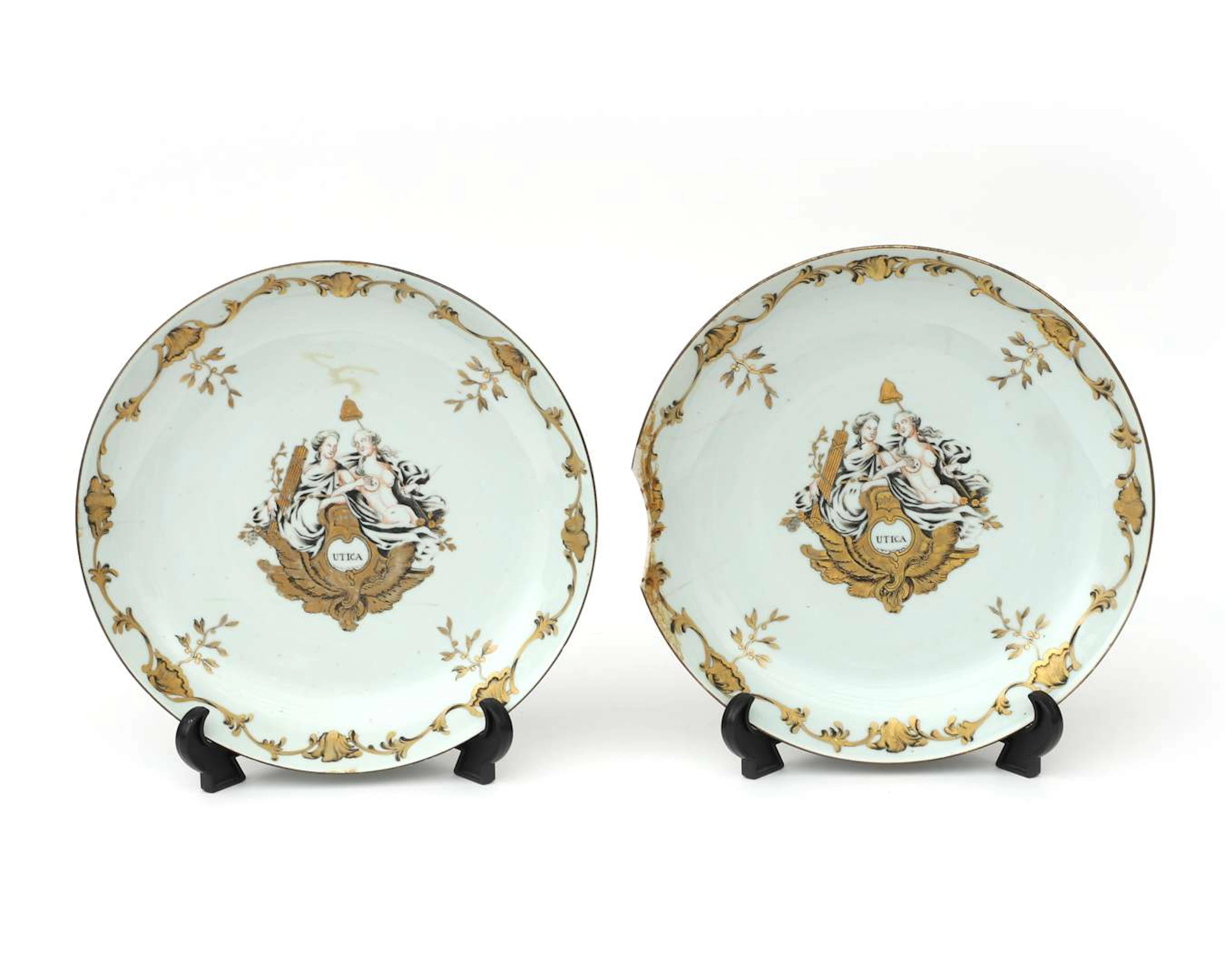 Two porcelain ‘Chine de commande’ plates, China, Qianlong period (1736–1795)