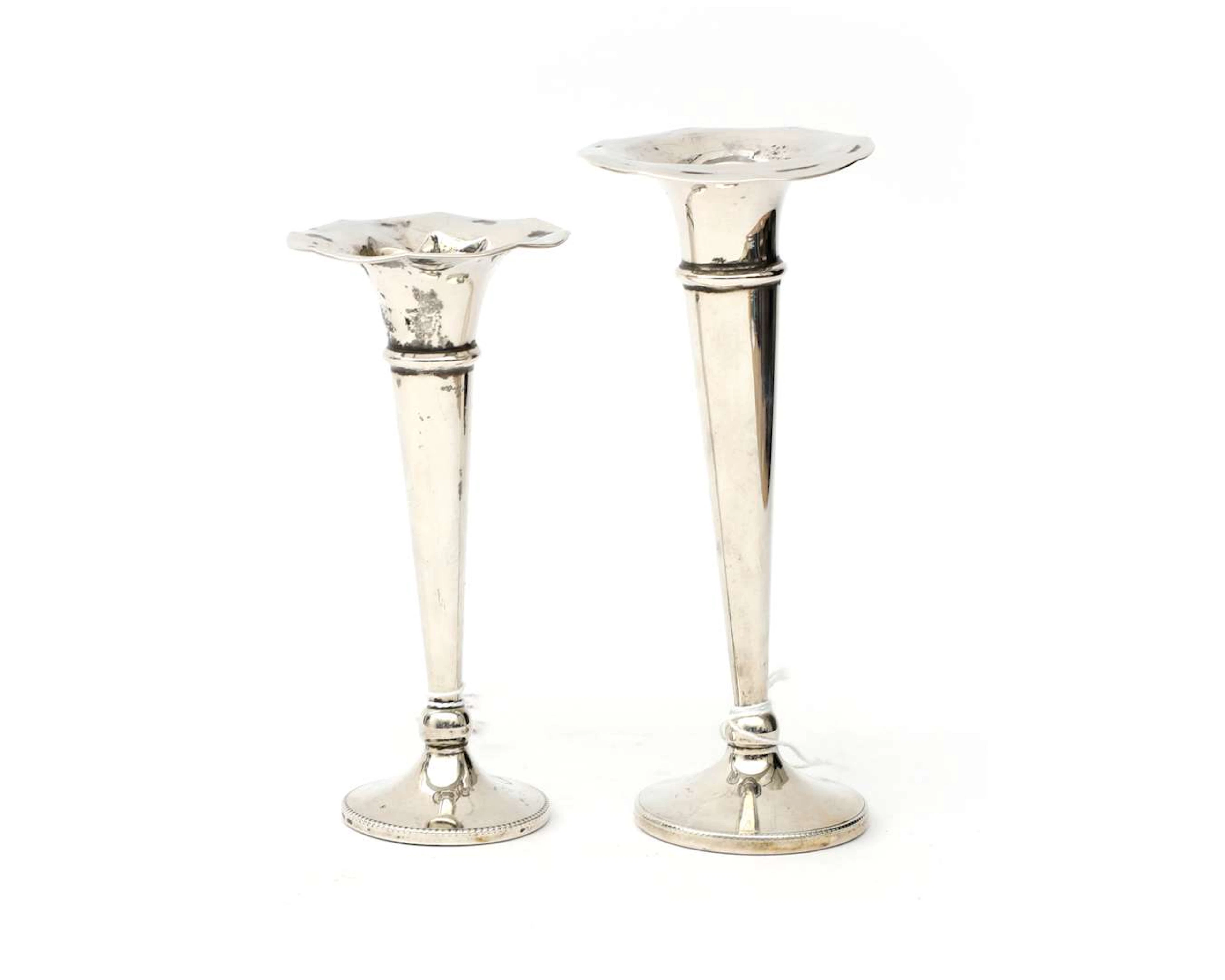 Two vases of 2nd fineness silver, the Netherlands, 20th century