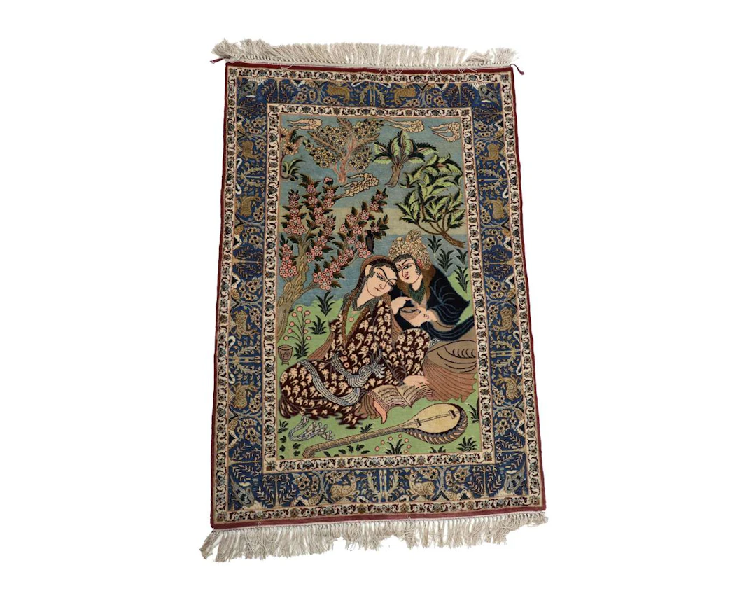 An Oriental rug. Isfahan. Dimensions: approx. 120 x 79 cm.