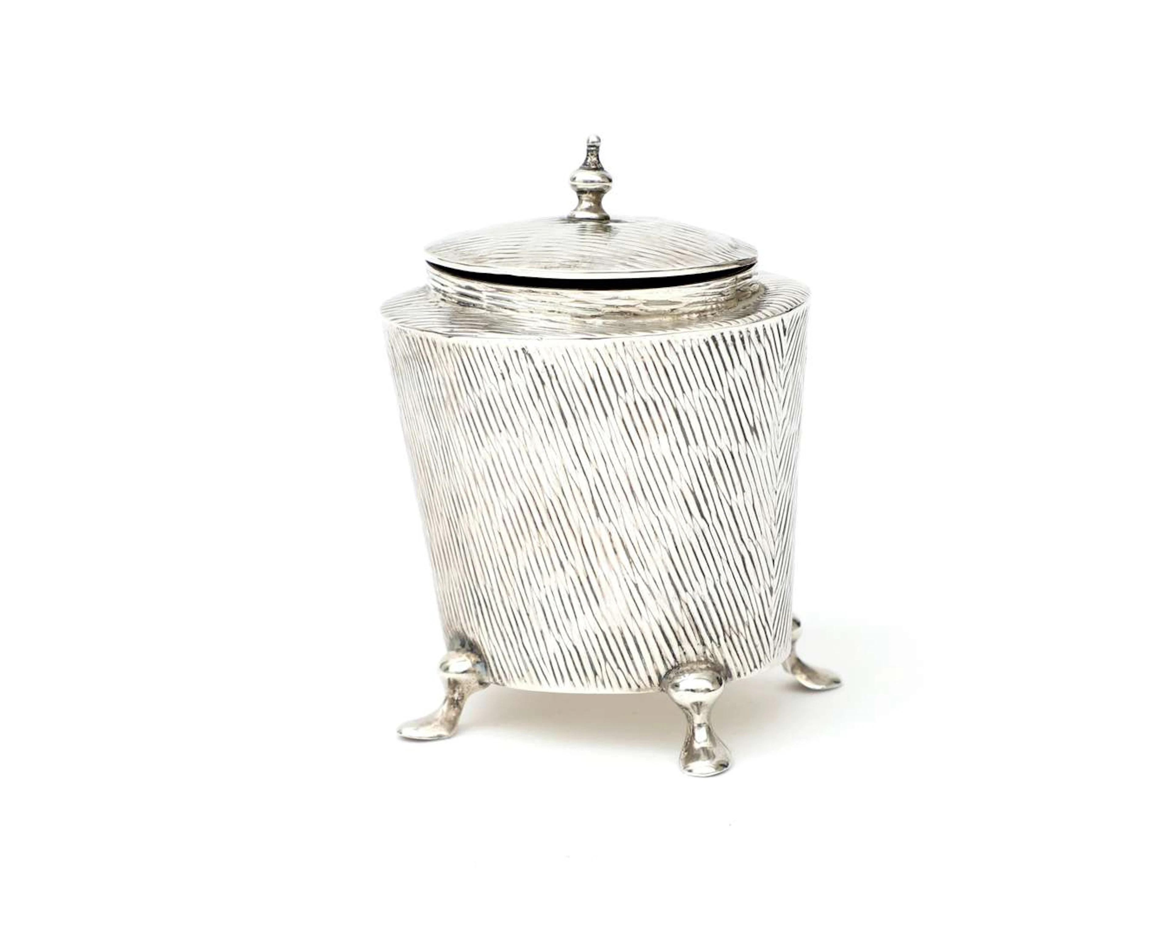 A silver tea caddy, England, Sheffield, 1905