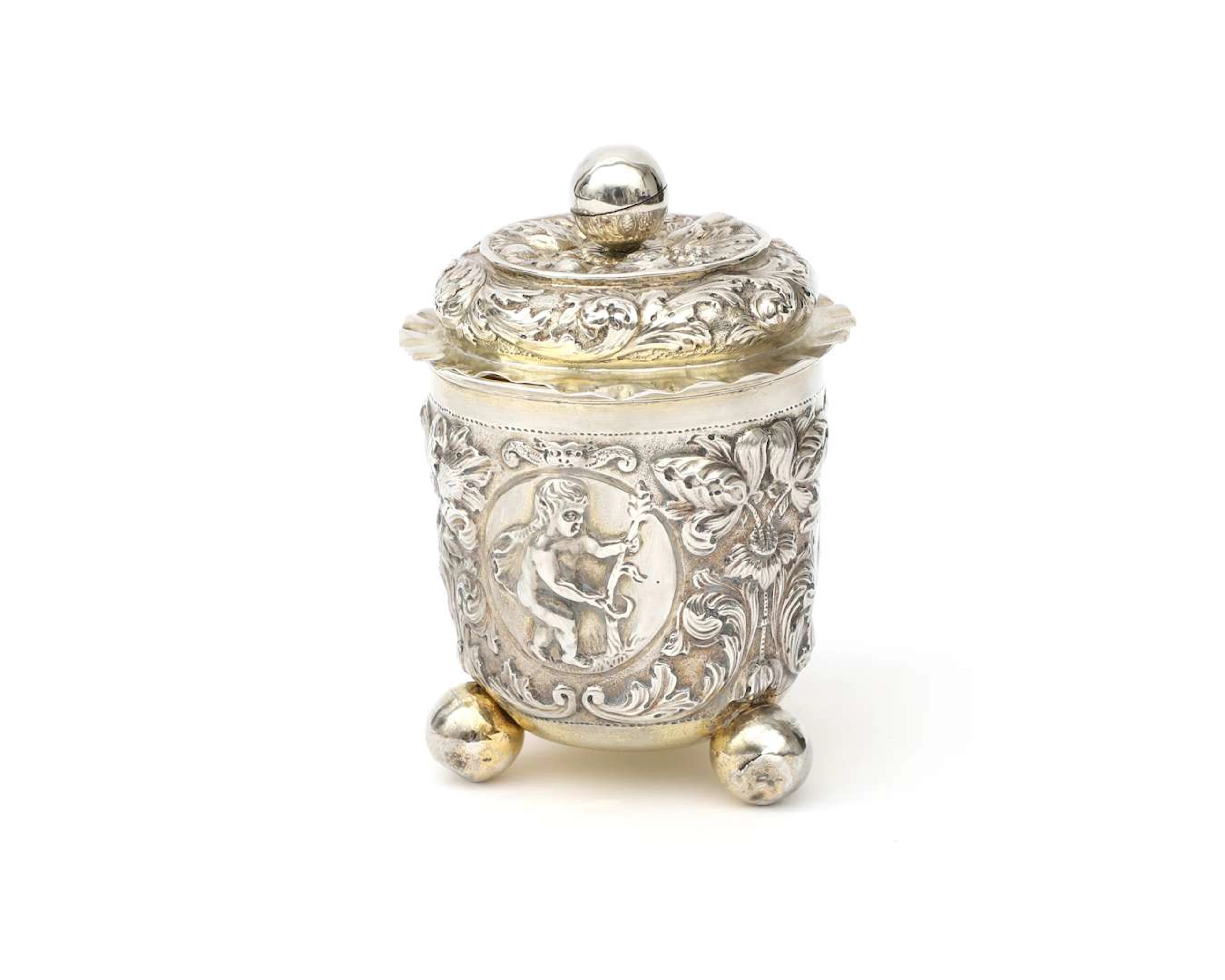 A silver lidded cup, England, London, 1887