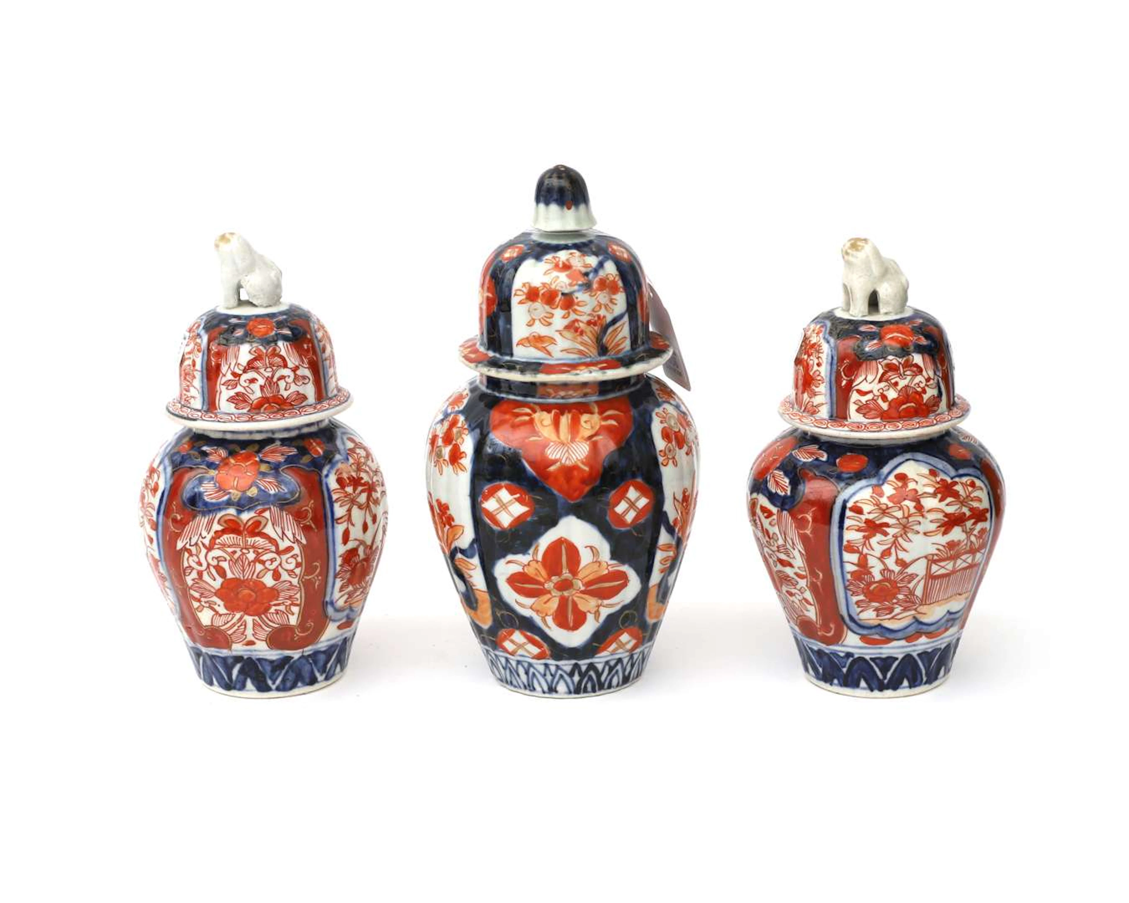 Three Imari-style porcelain lidded vases, China, 19th/20th century