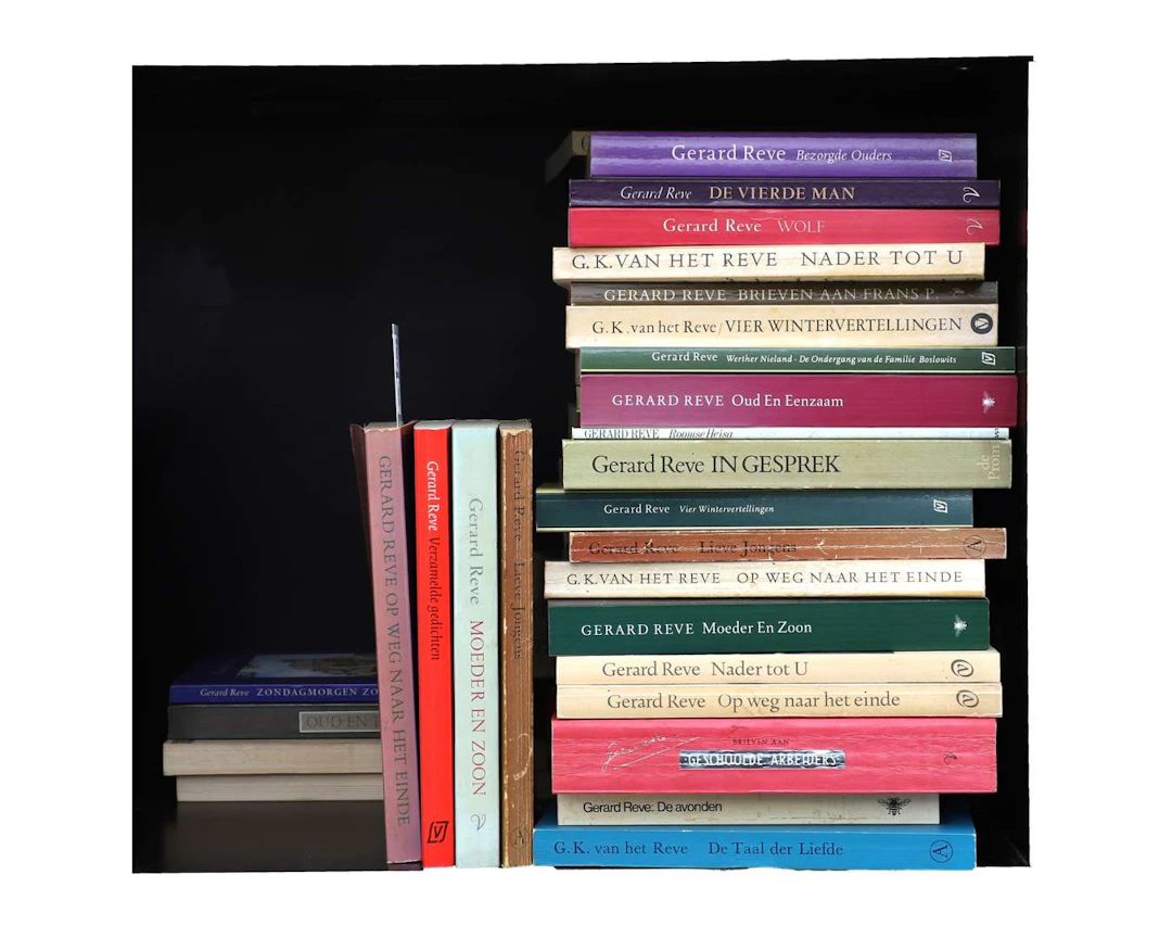 A collection of 44 publications by Gerard Reve from the collection