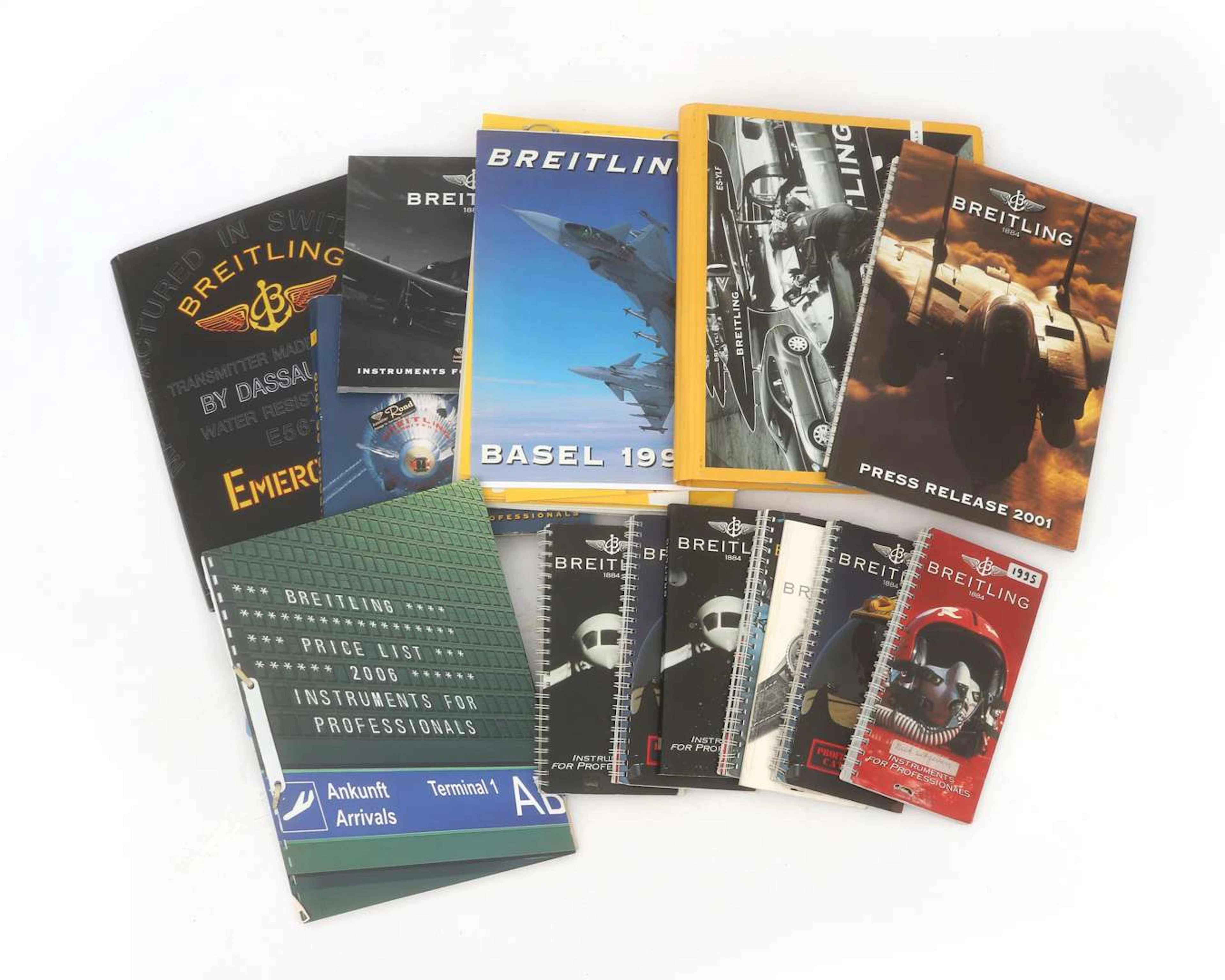 A lot containing various sales manuals, catalogues and instruction